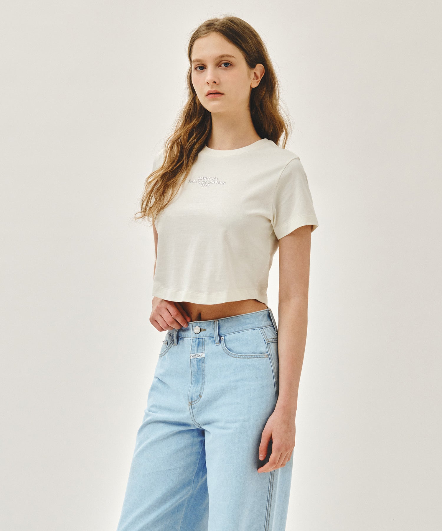 W SILVER LETTERING CROP TEE