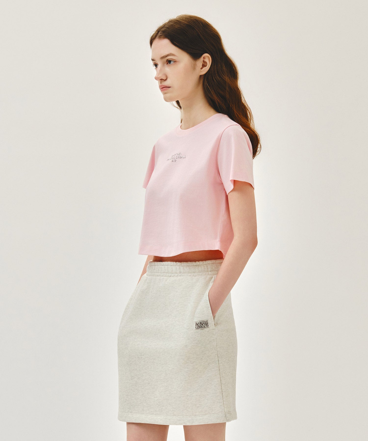 W SILVER LETTERING CROP TEE