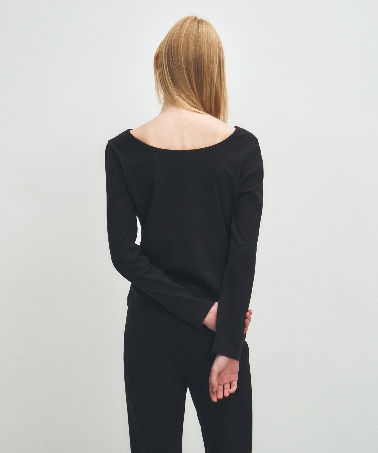 W BASIC SCOOP BACK LONG SLEEVE