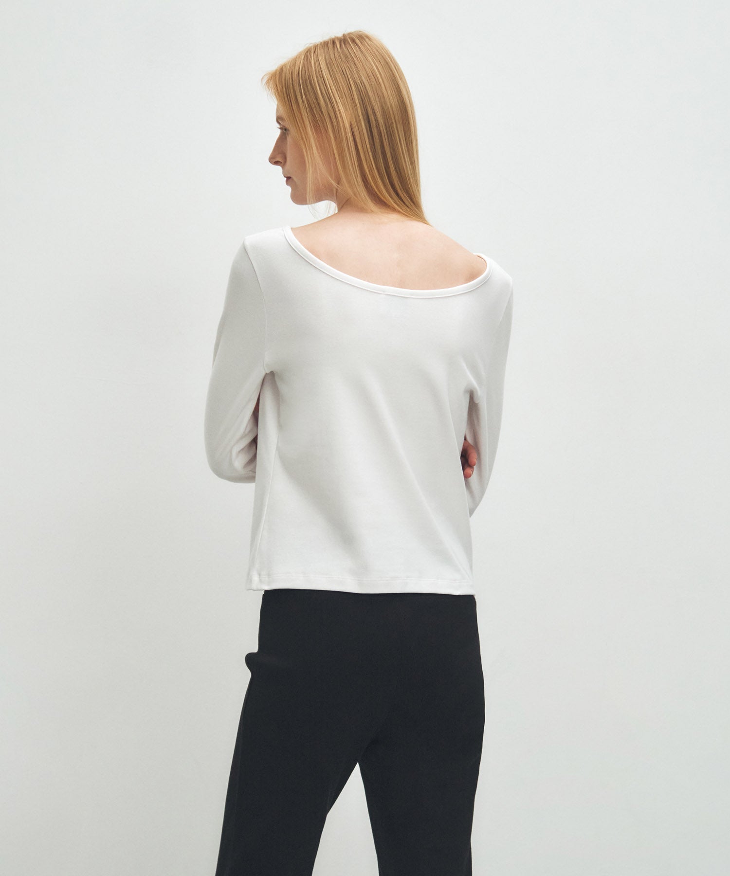 W BASIC SCOOP BACK LONG SLEEVE
