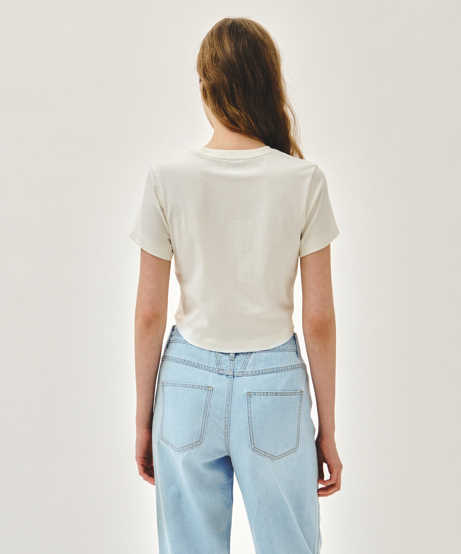 W SILVER LETTERING CROP TEE
