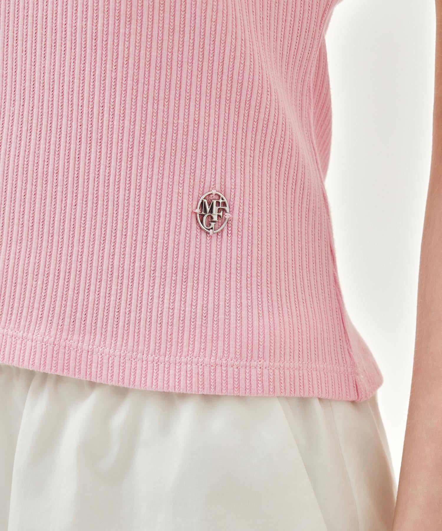 W LACE DETAIL SLEEVELESS