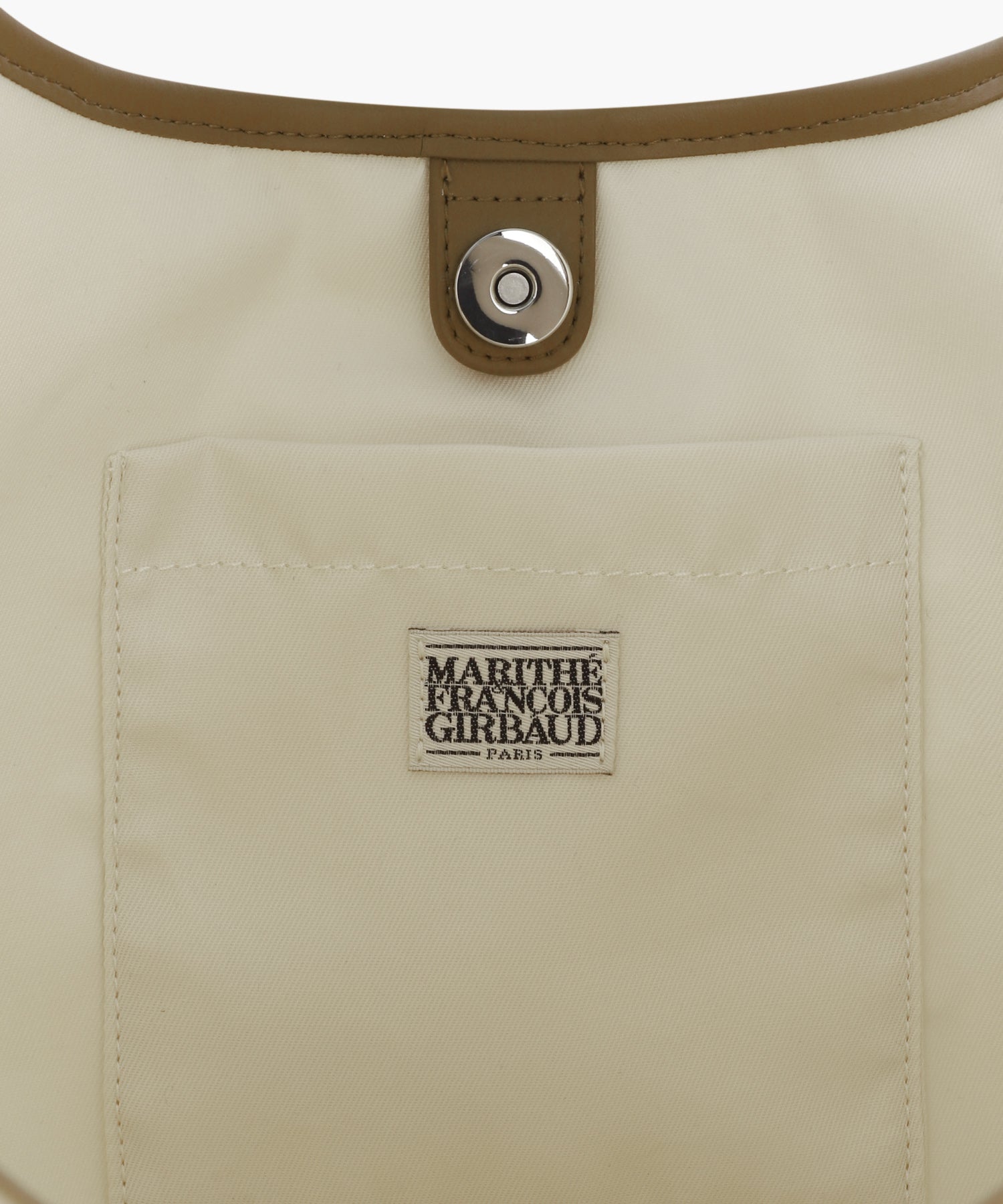 CLASSIC LOGO ONE SHOULDER BUCKET BAG