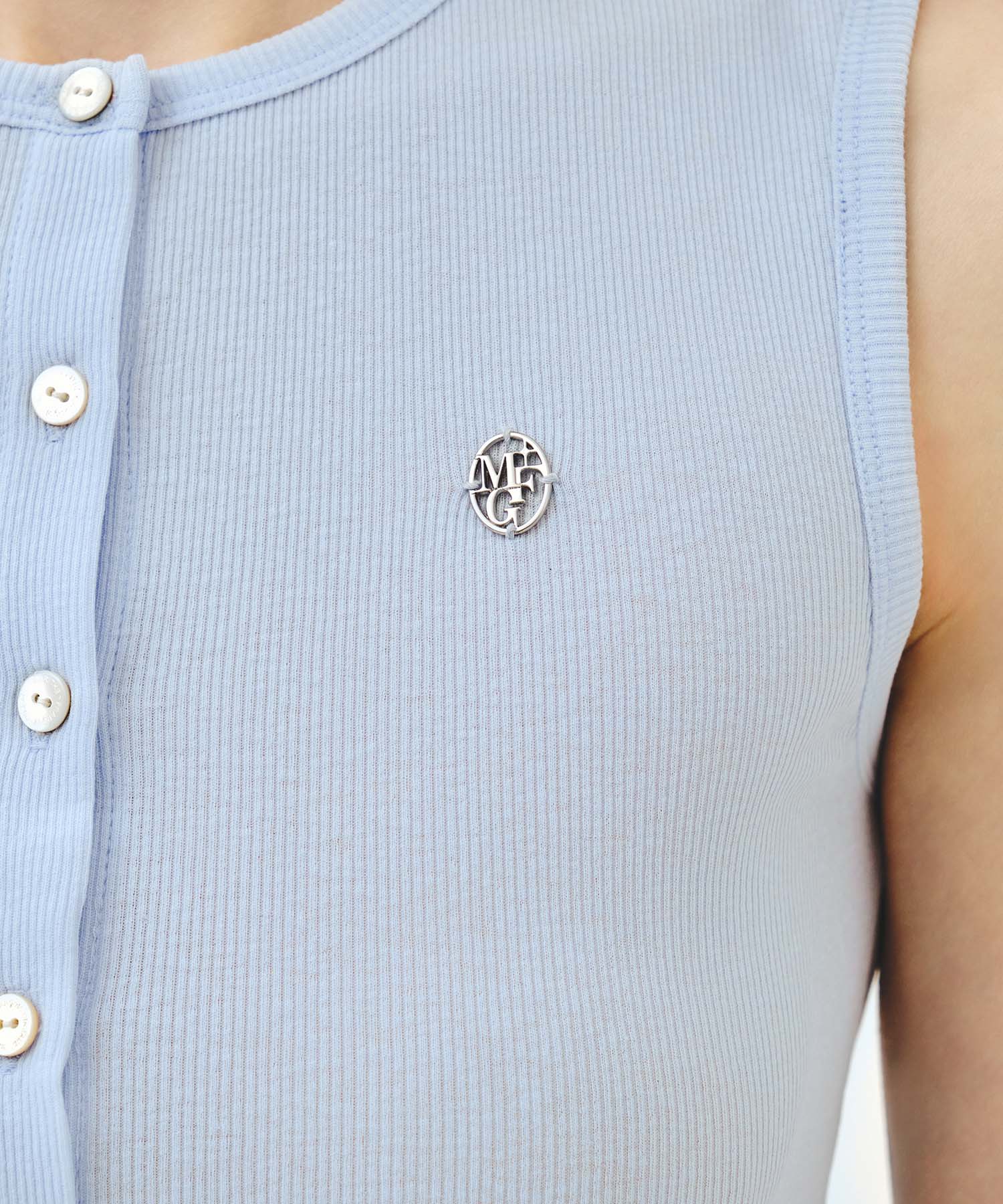 W BUTTON UP SLEEVELESS
