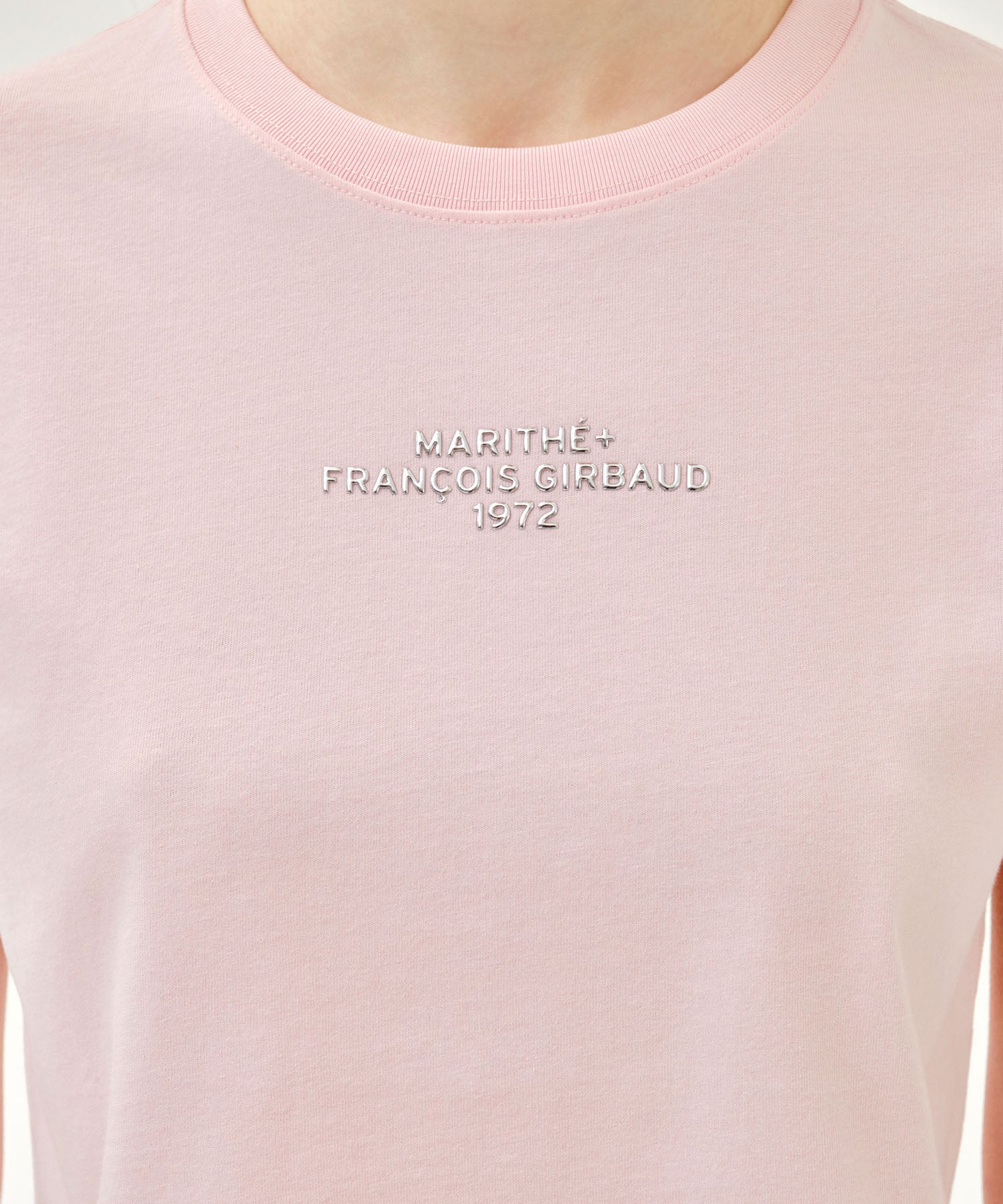 W SILVER LETTERING CROP TEE