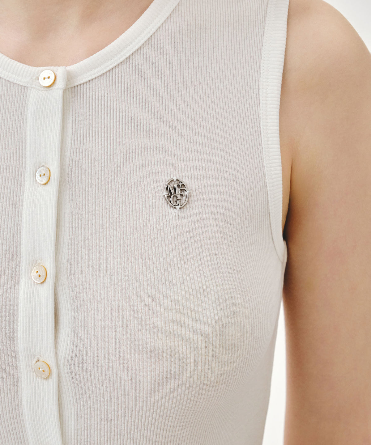 W BUTTON UP SLEEVELESS