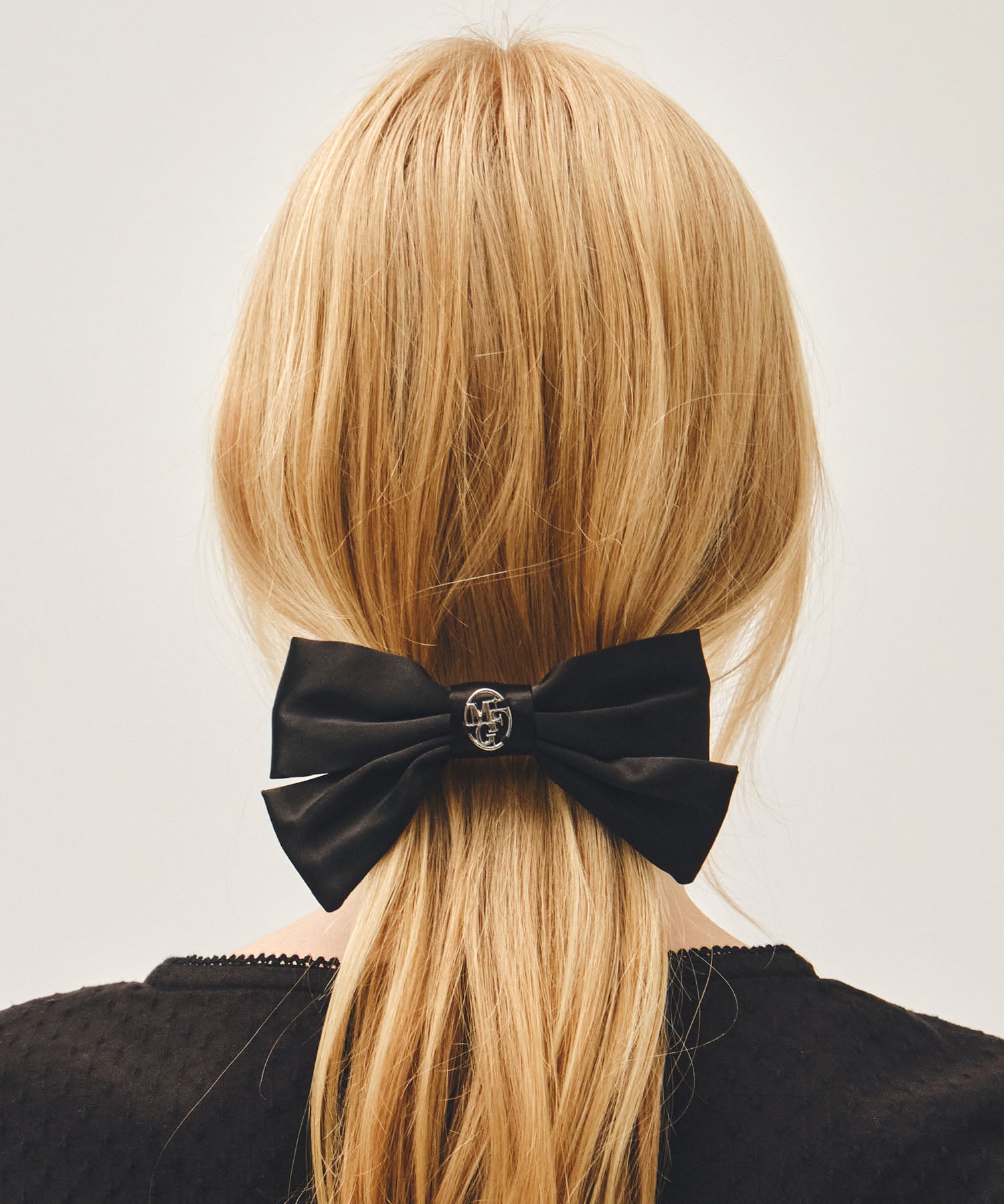 CIRCLE LOGO RIBBON HAIR PIN