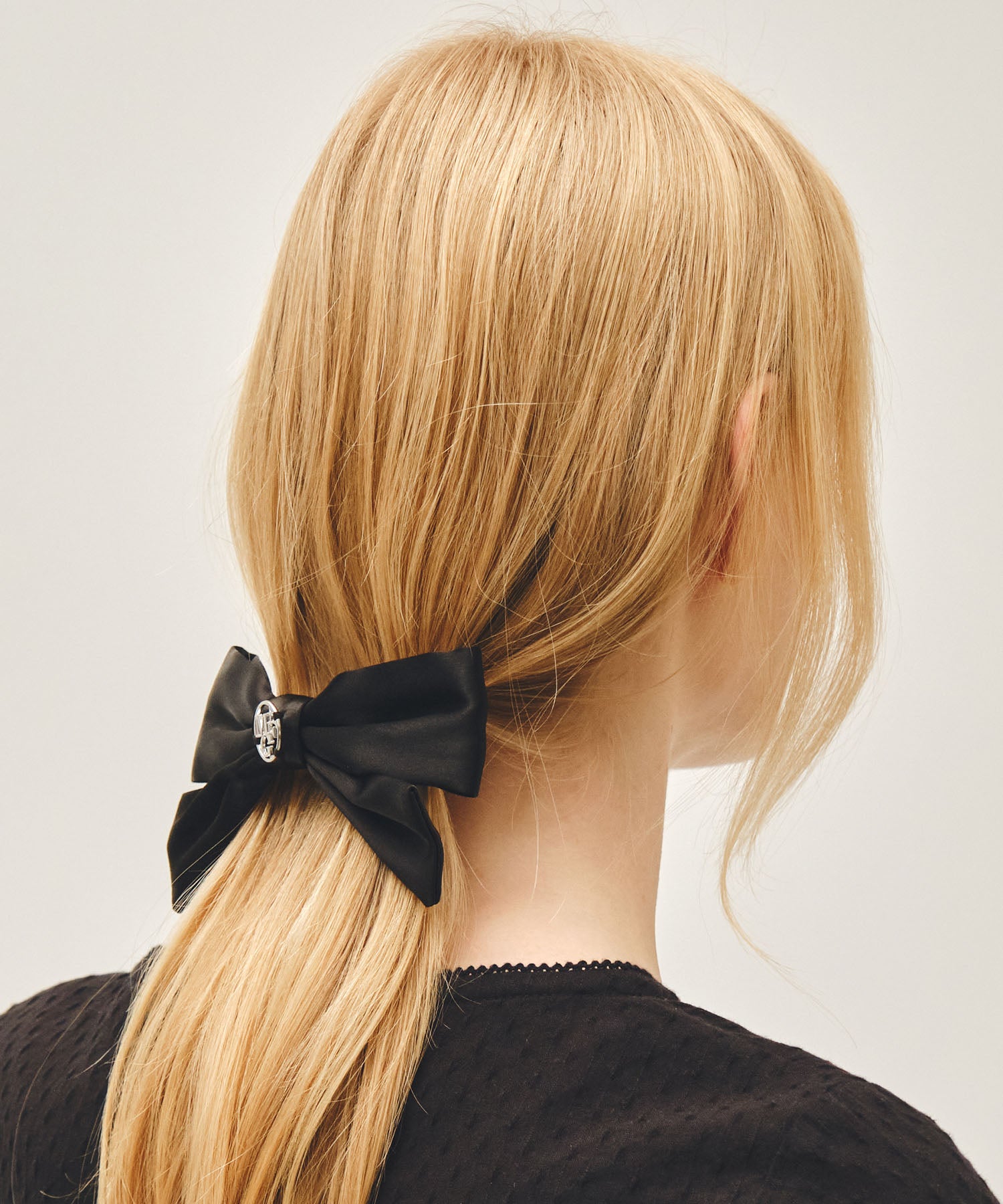CIRCLE LOGO RIBBON HAIR PIN