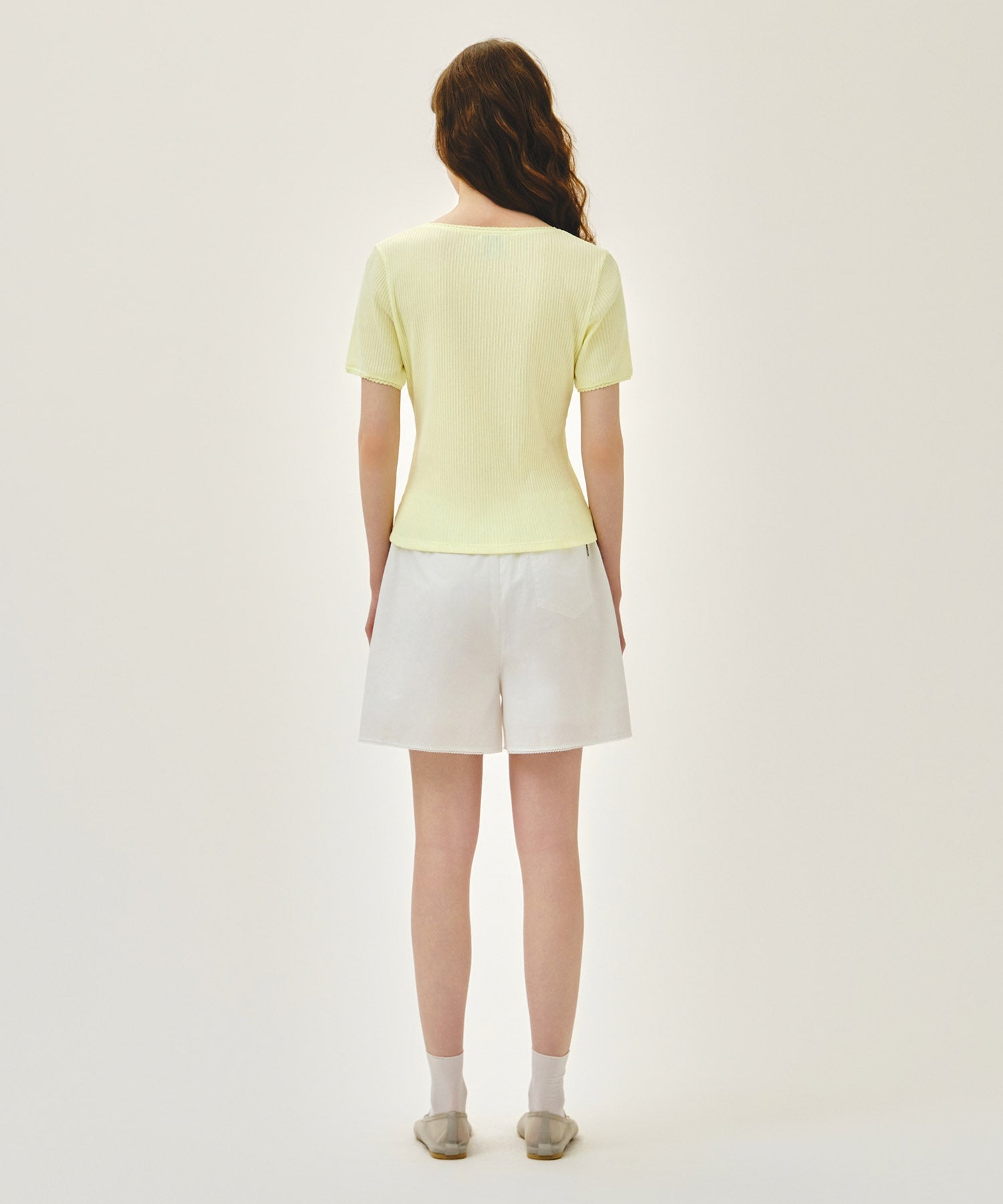 W LACE HEM SHORTS