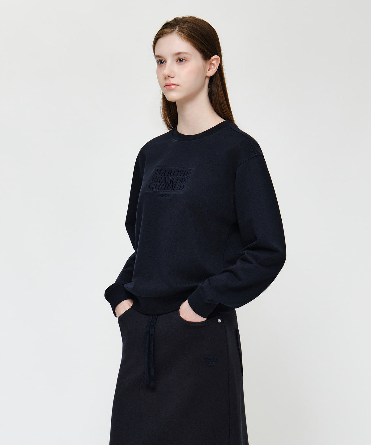 W CLASSIC LOGO SWEATSHIRT