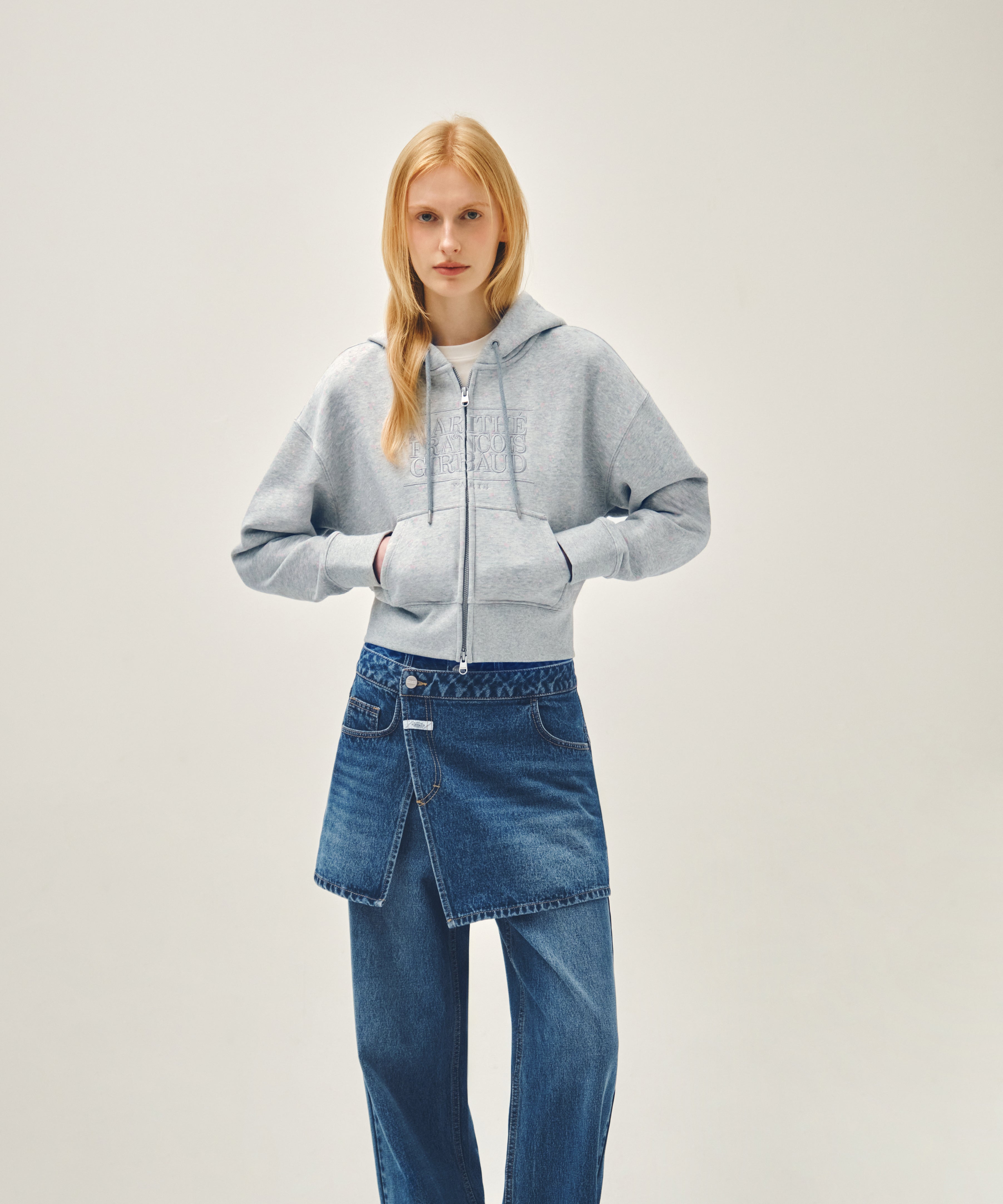ユノ♡アジツ限定MD♡カップスリーブ W CLASSIC LOGO CROP HOODIE ZIPUP