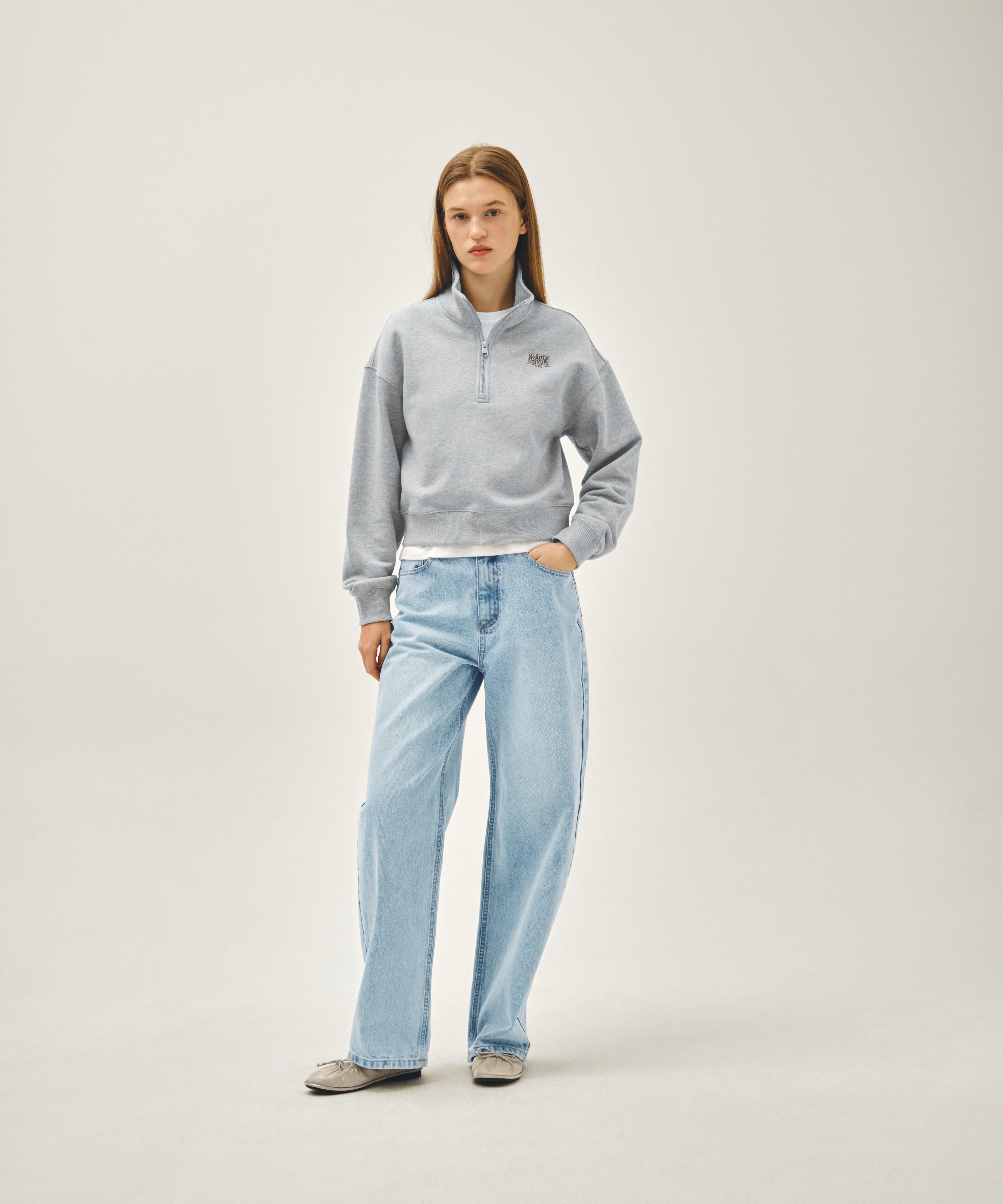 W SMALL CLASSIC LOGO HALF ZIPUP CROP SWEATSHIRT