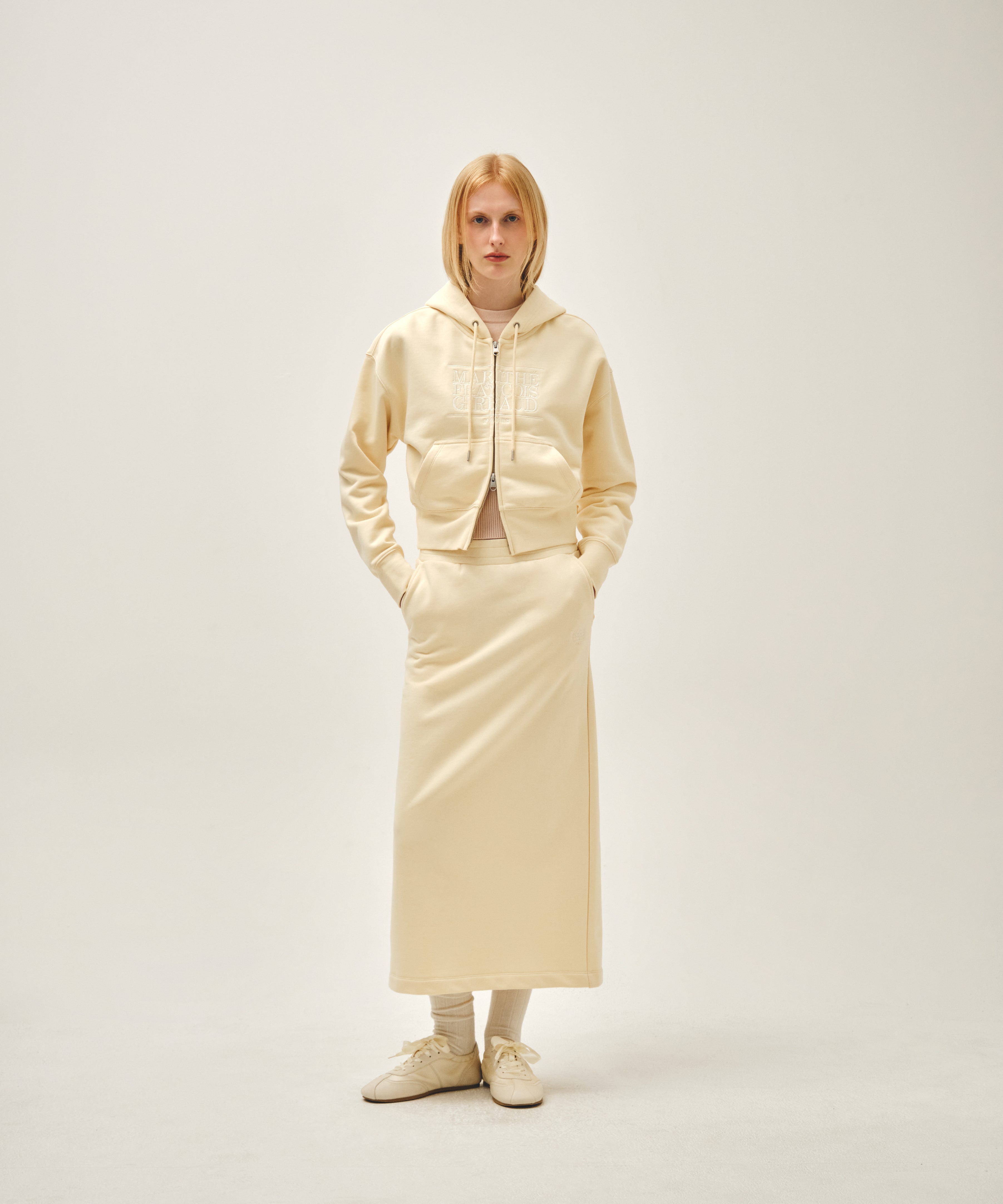 W CLASSIC LOGO CROP HOODIE ZIPUP