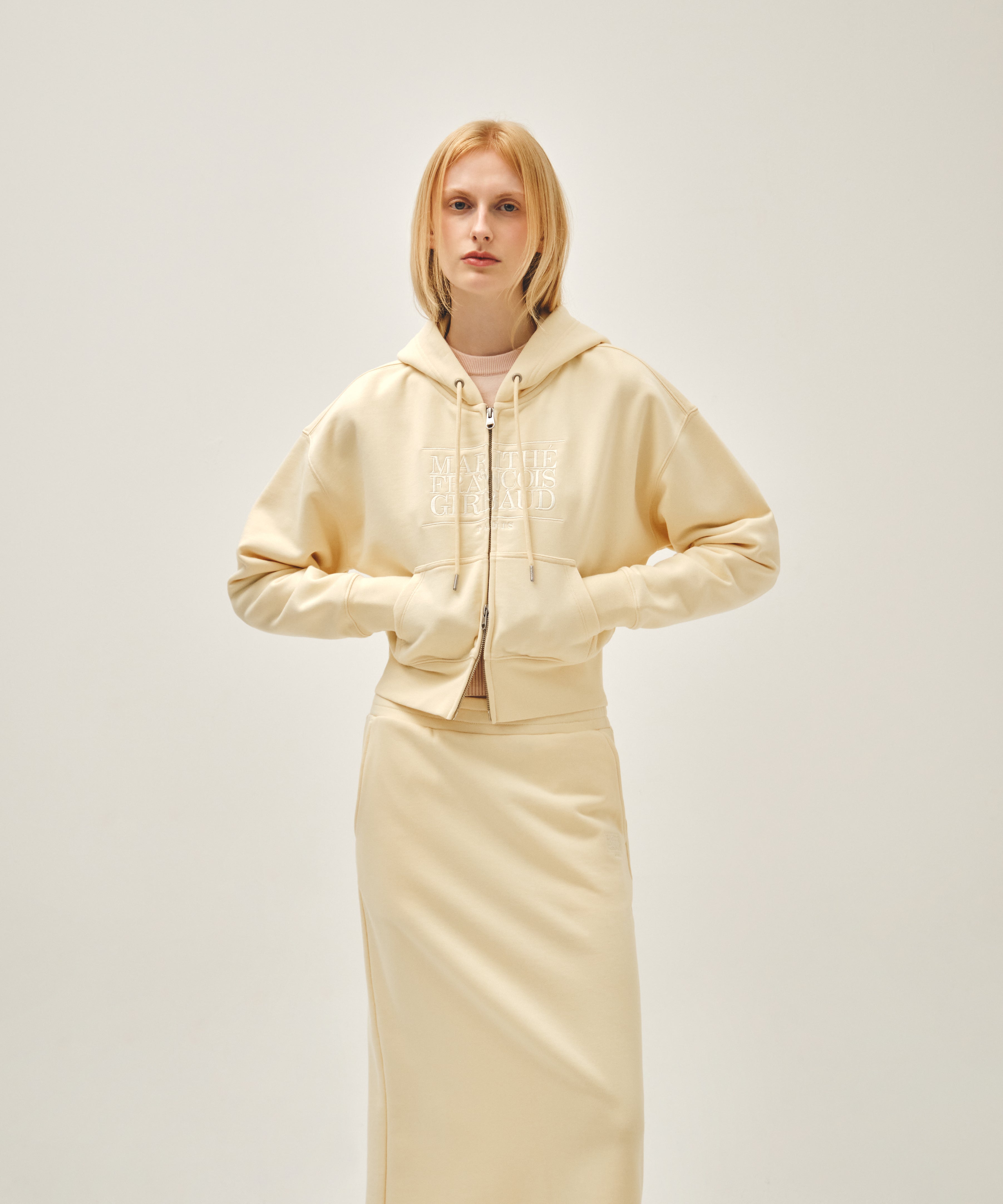 W CLASSIC LOGO CROP HOODIE ZIPUP