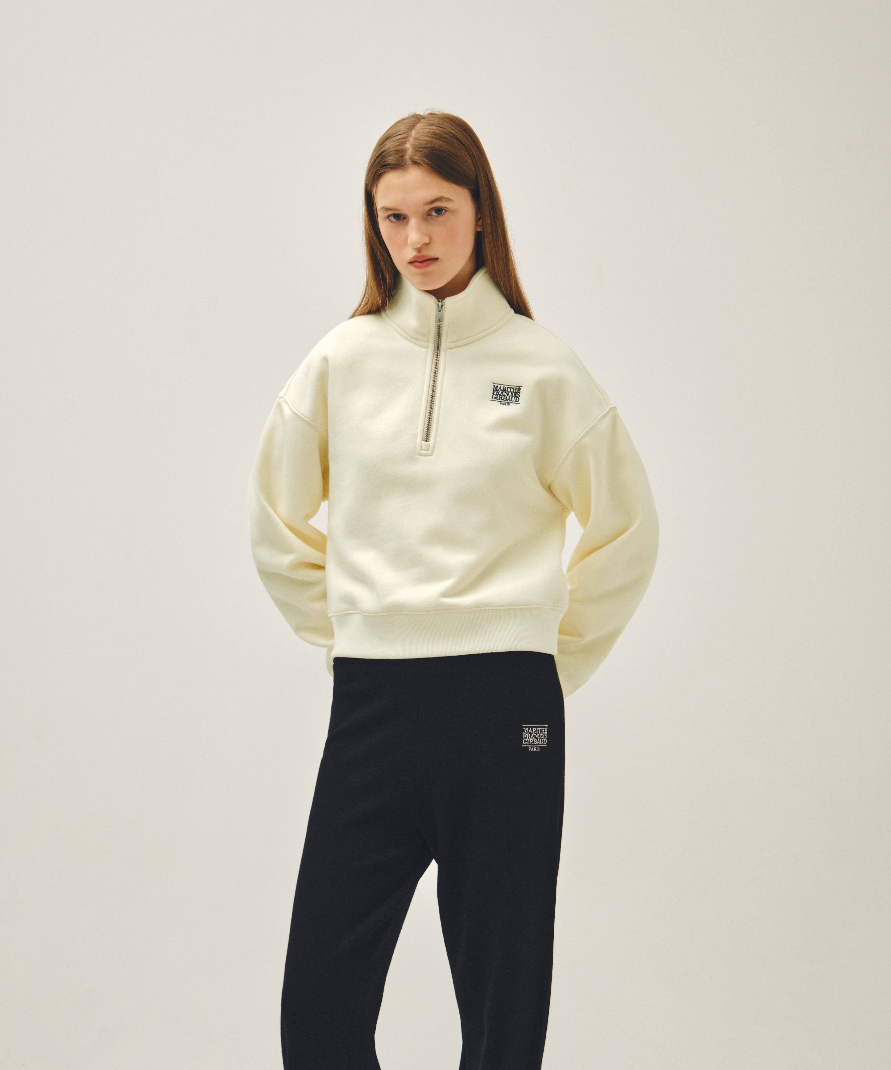 W SMALL CLASSIC LOGO HALF ZIPUP CROP SWEATSHIRT