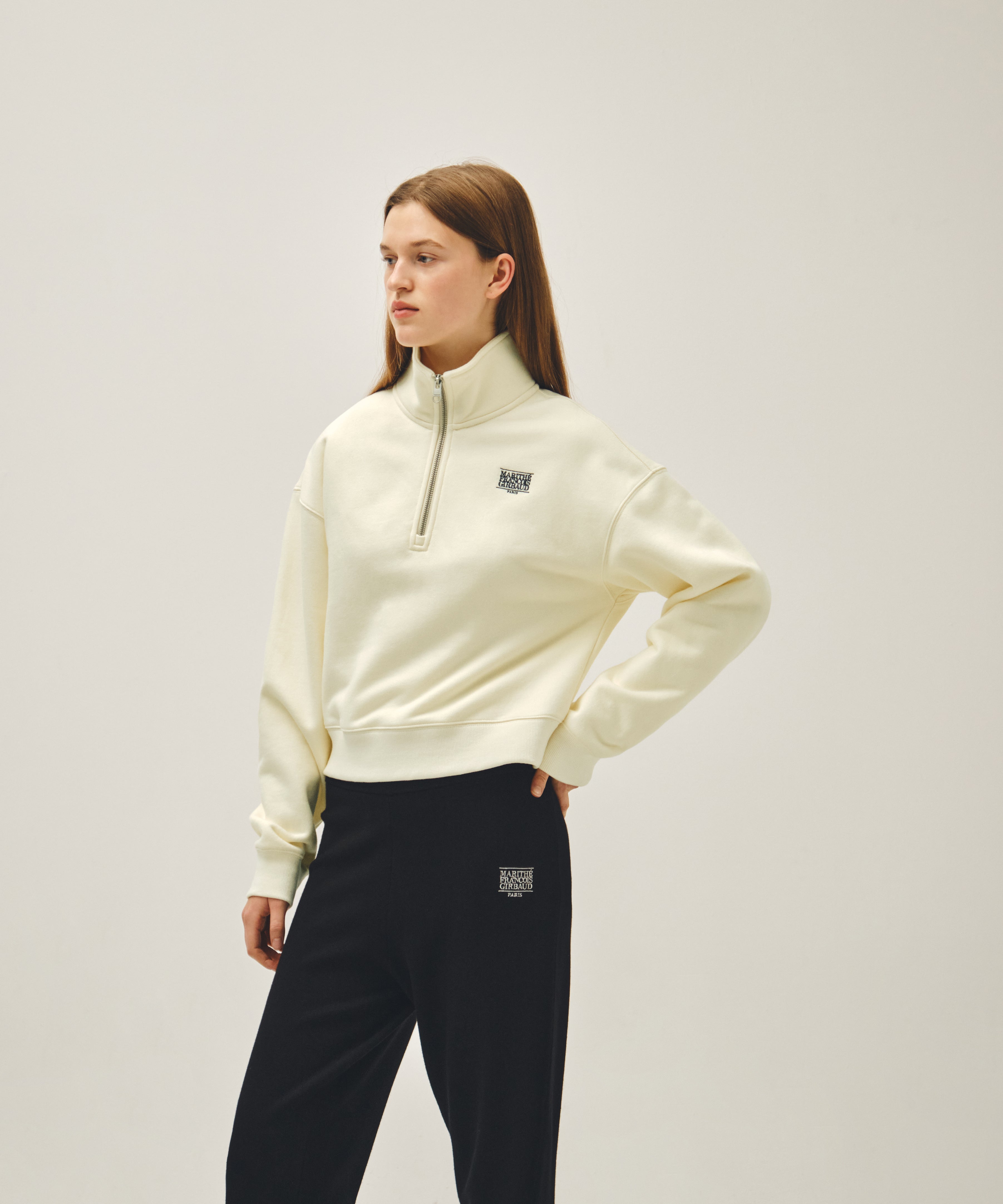 W SMALL CLASSIC LOGO HALF ZIPUP CROP SWEATSHIRT