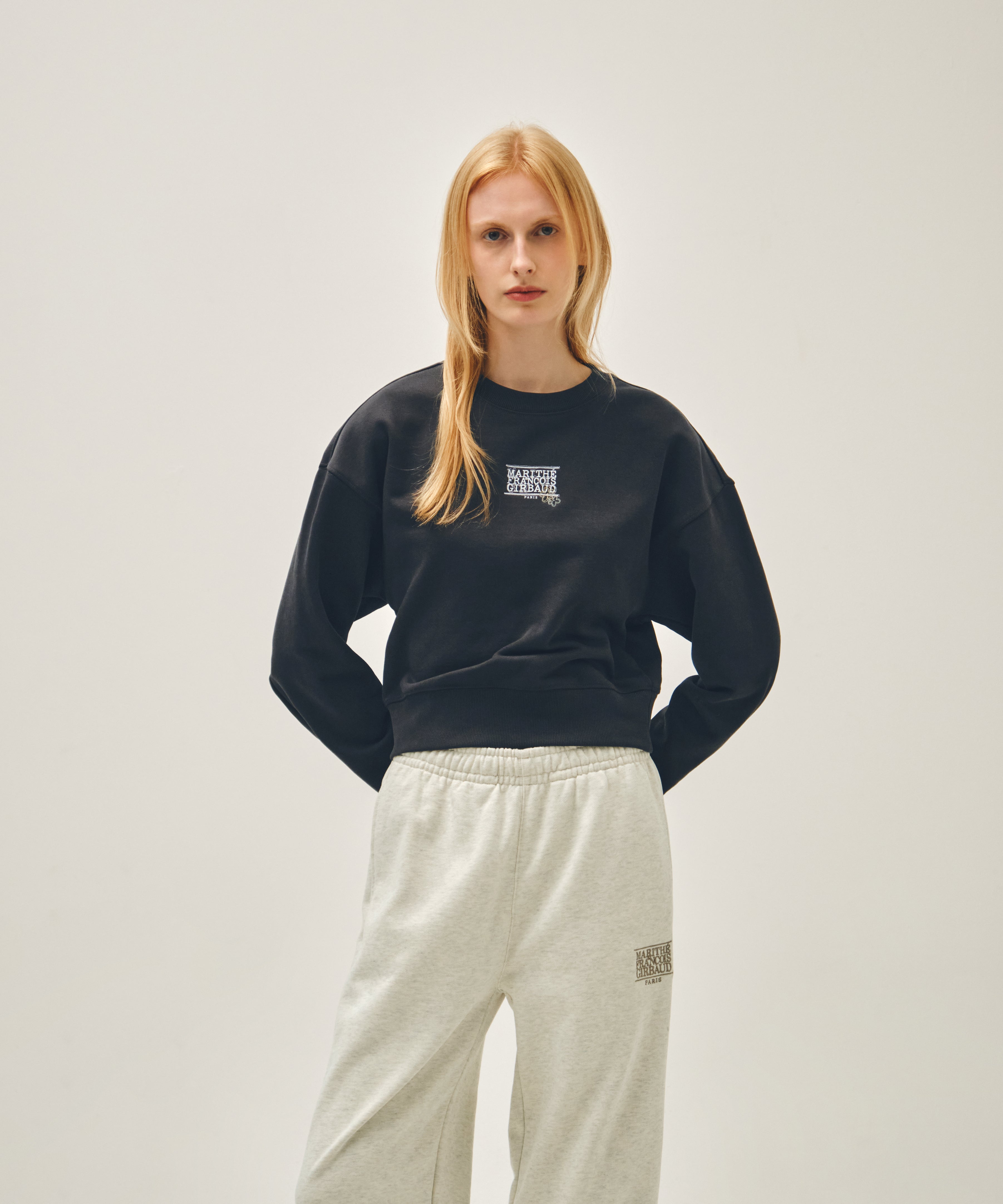 W FLOWER CLASSIC LOGO CROP SWEATSHIRT