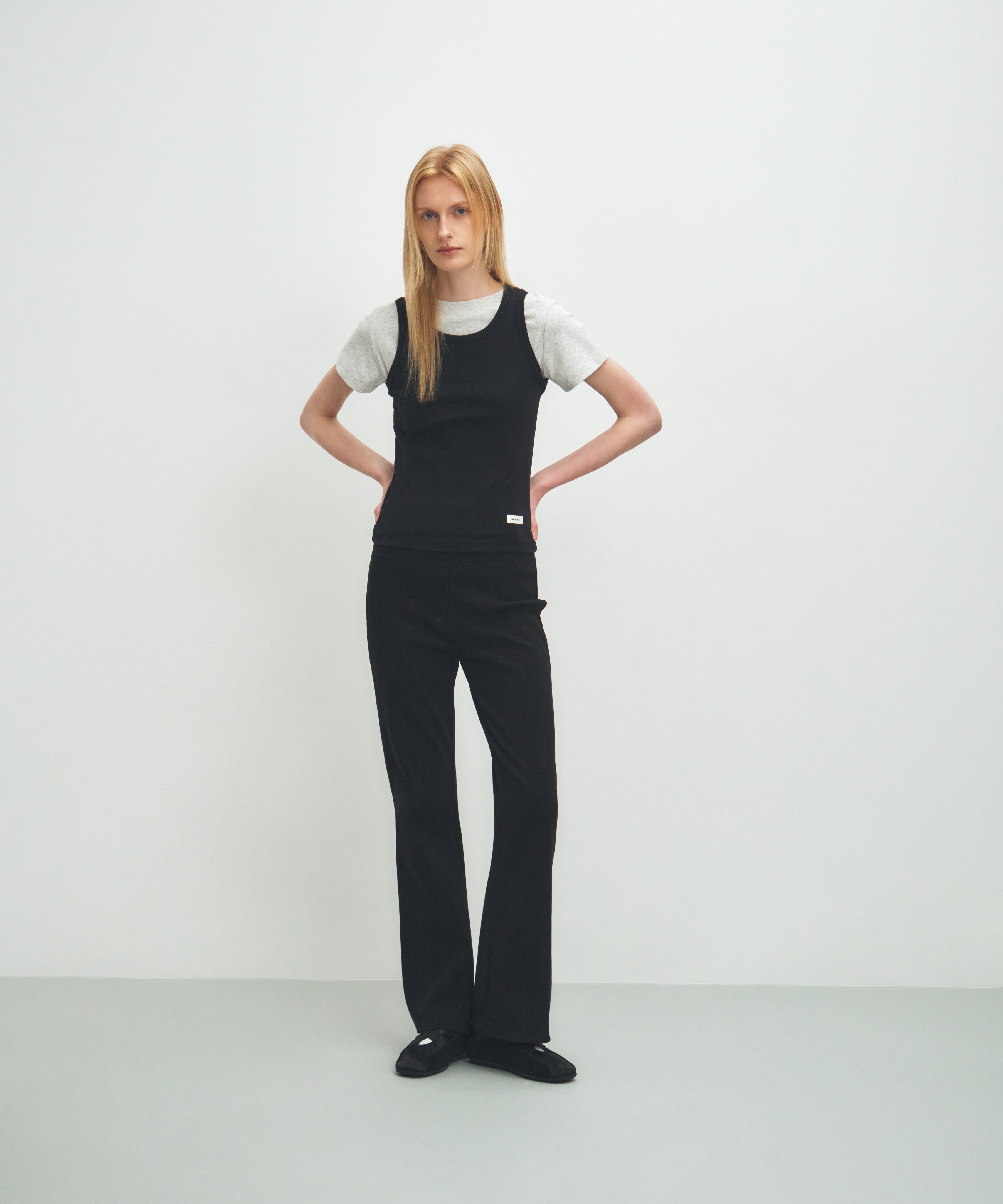 W BASIC SLEEVELESS