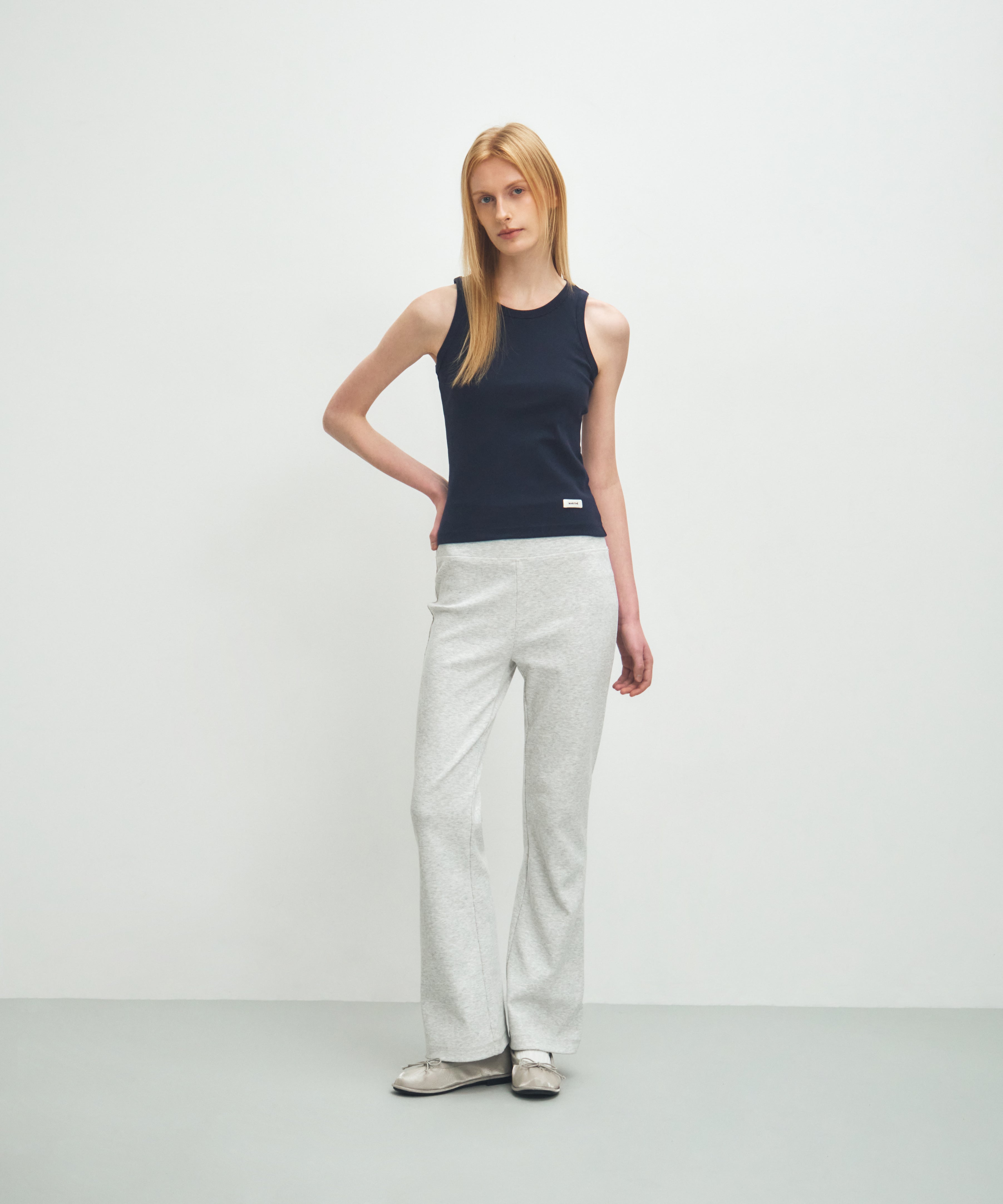 W BASIC SLEEVELESS