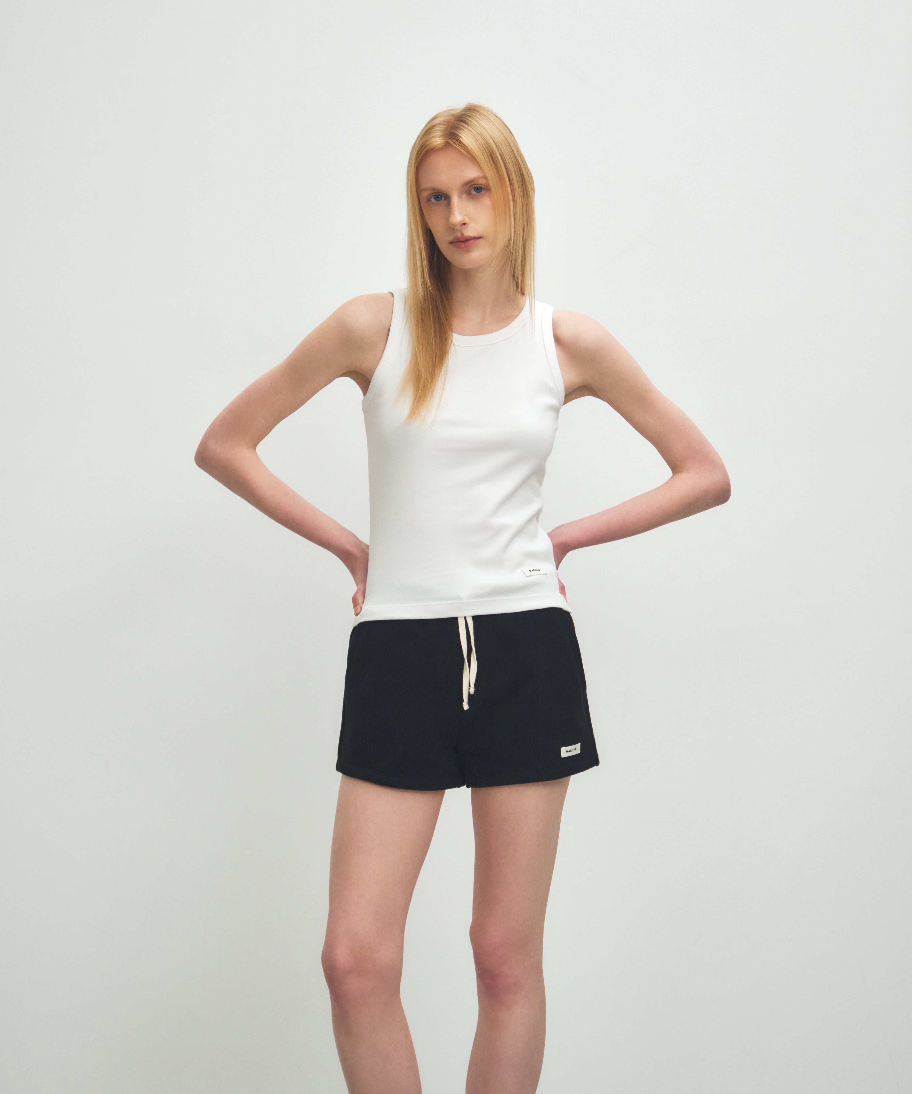 W BASIC SLEEVELESS