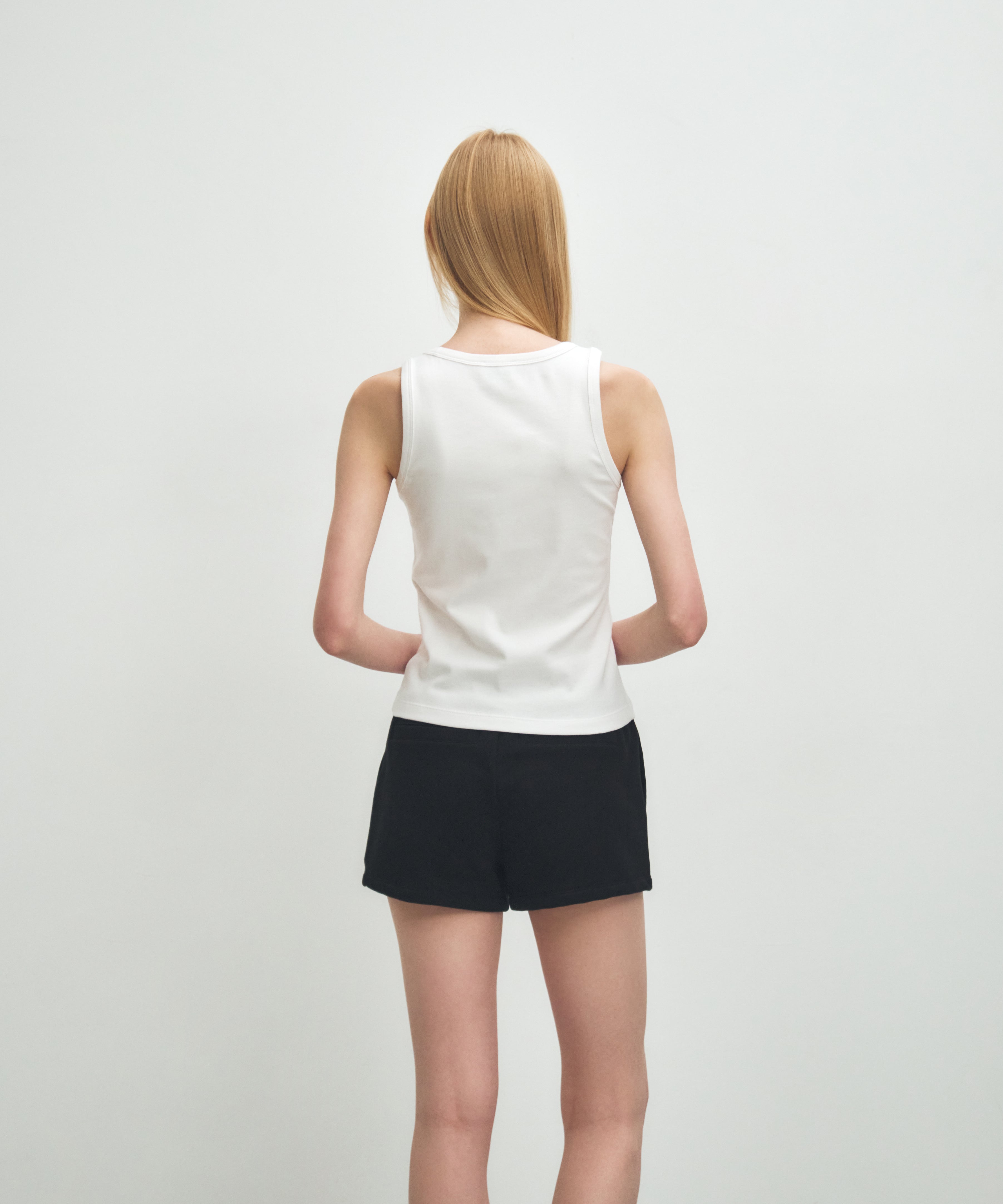 W BASIC SLEEVELESS