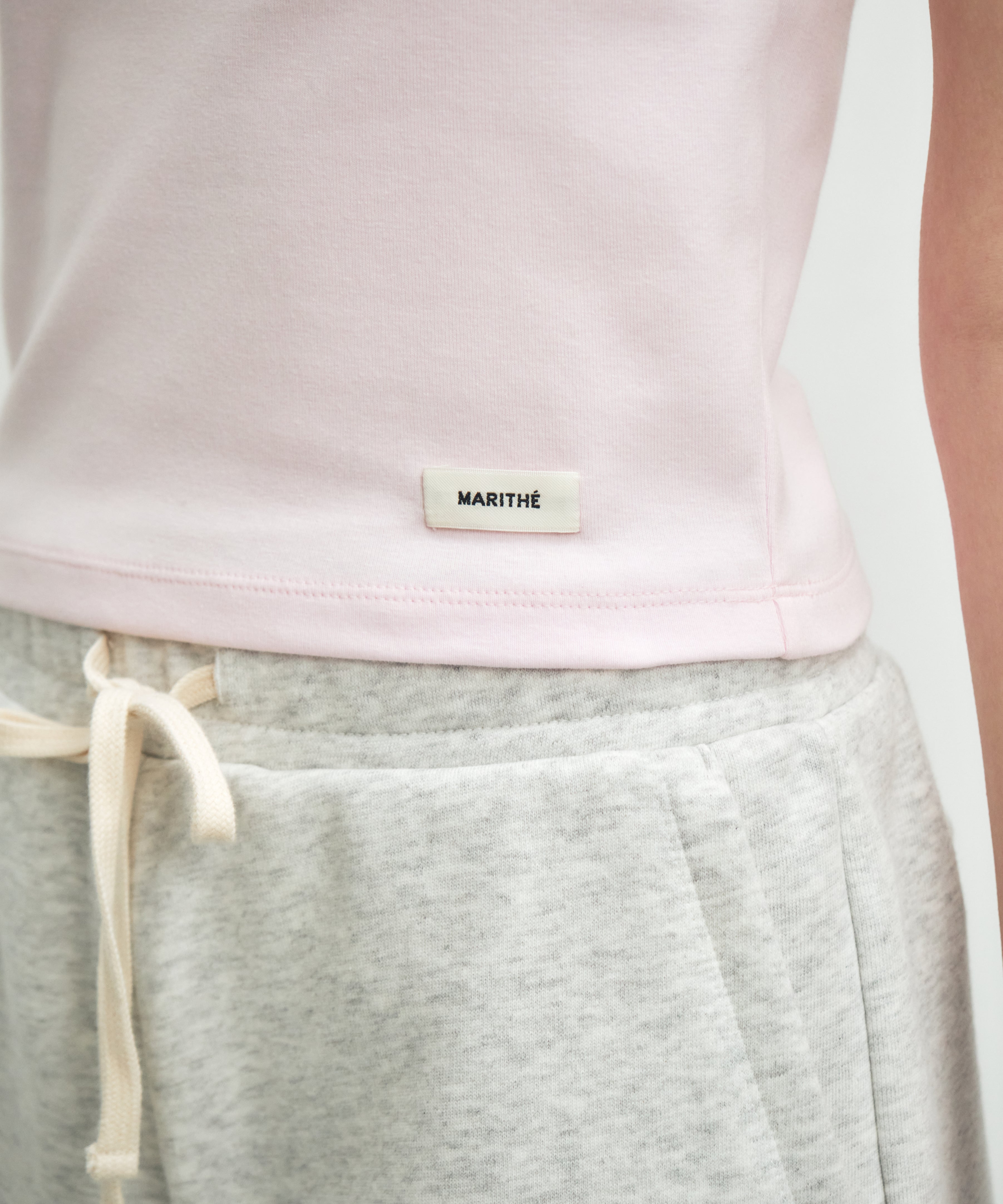 W BASIC STRING CROP SLEEVELESS