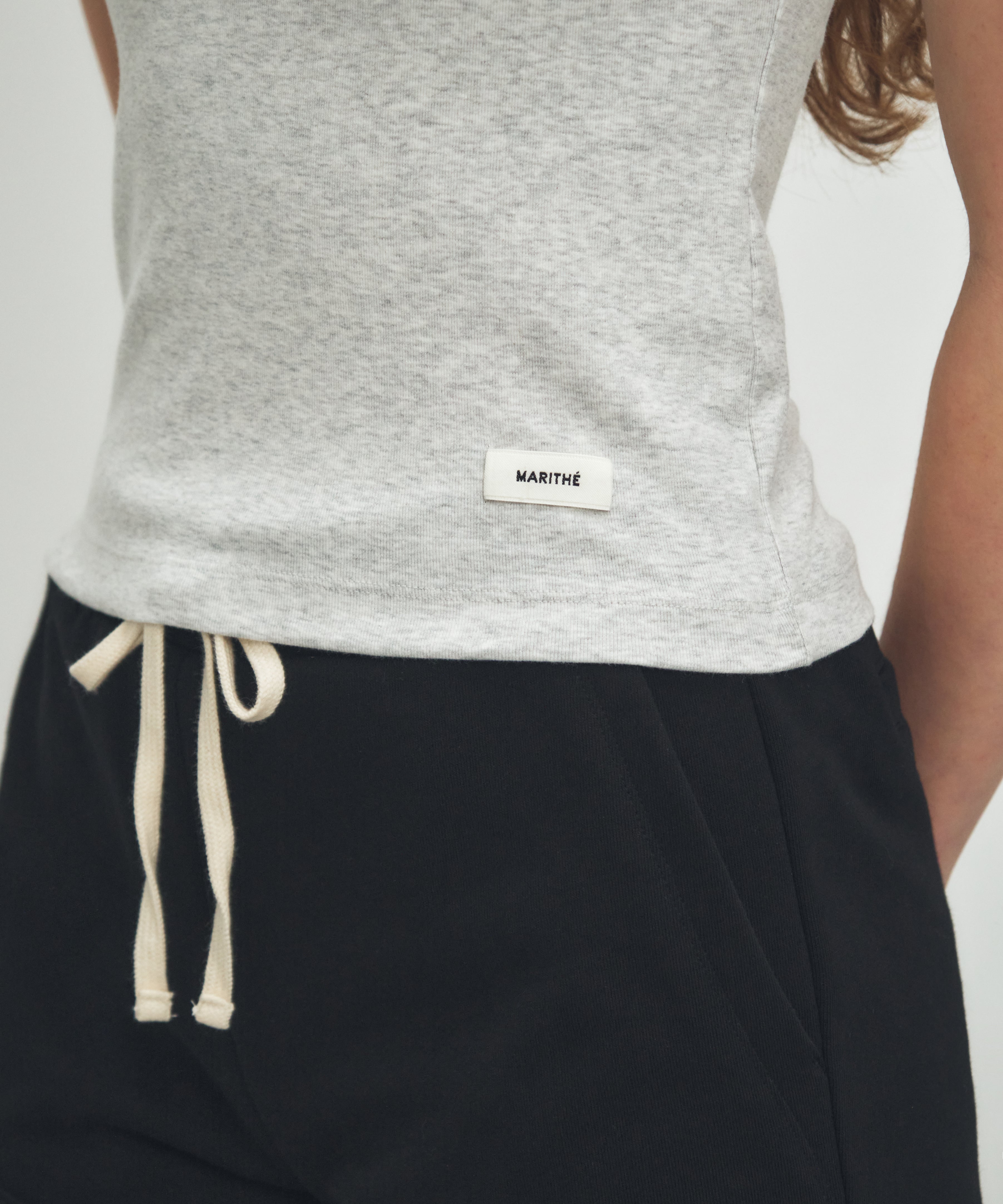 W BASIC SLEEVELESS