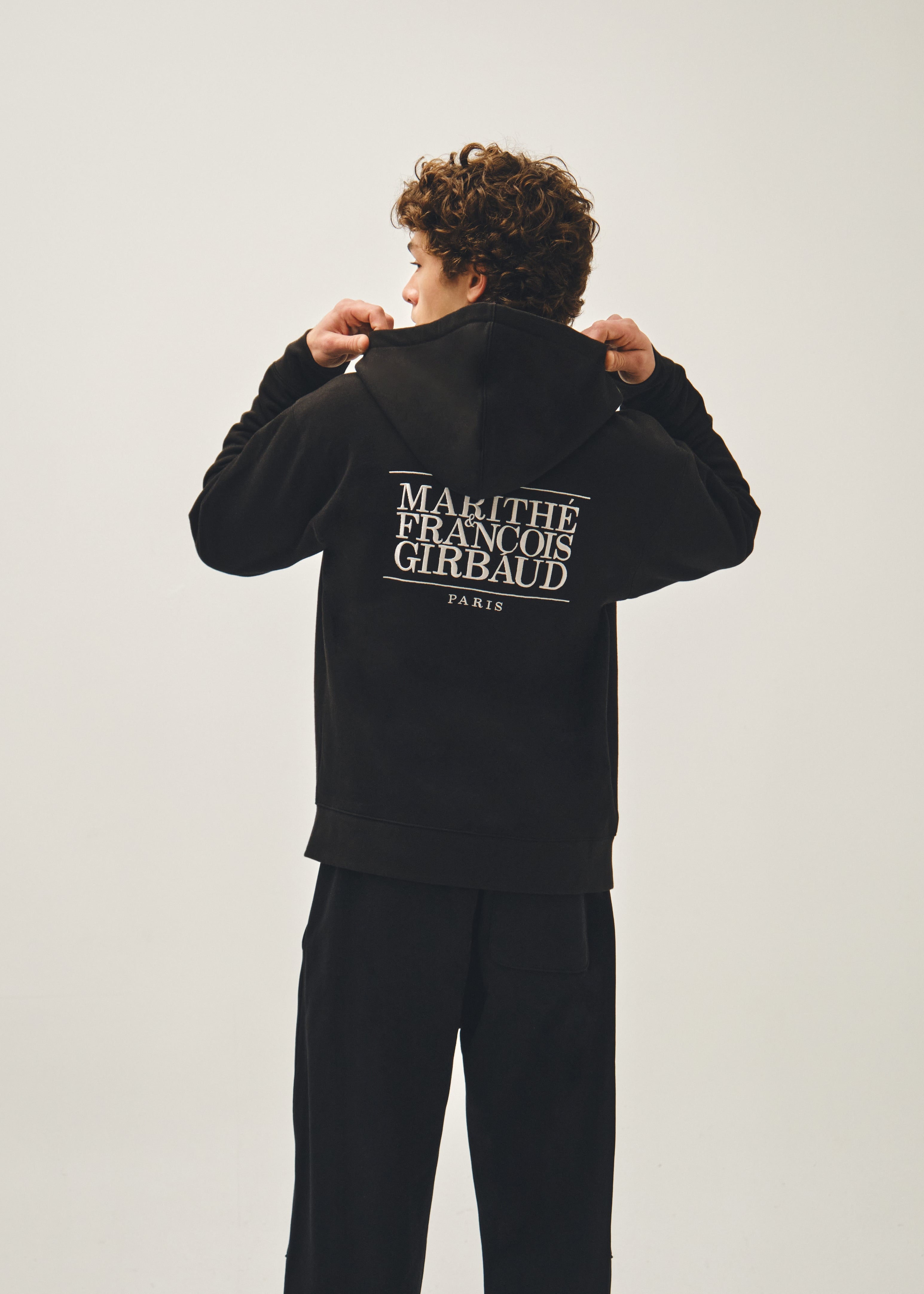 CLASSIC LOGO HOODIE ZIPUP