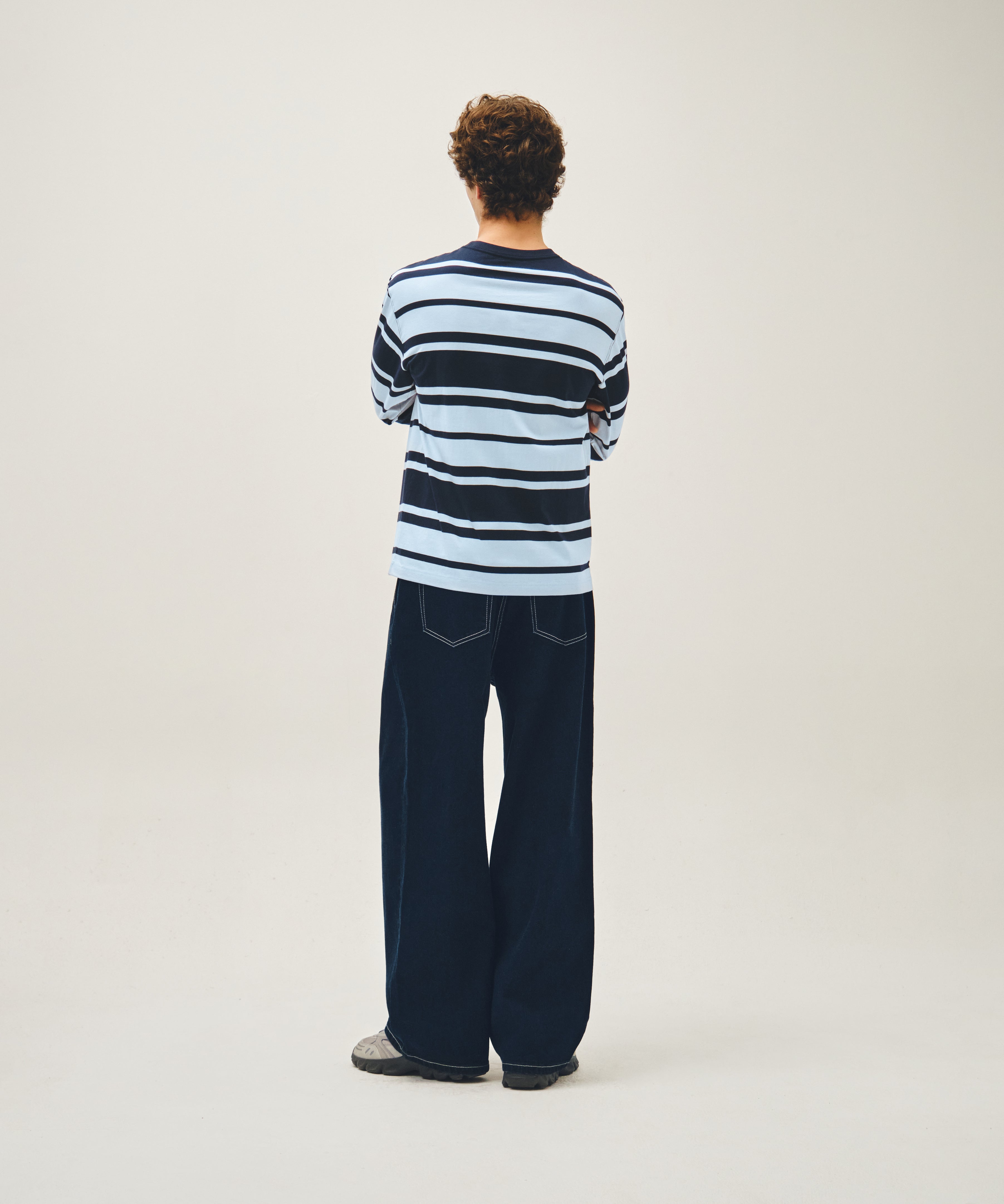 NEW M LOW-WAIST TUCK WIDE DENIM PANTS