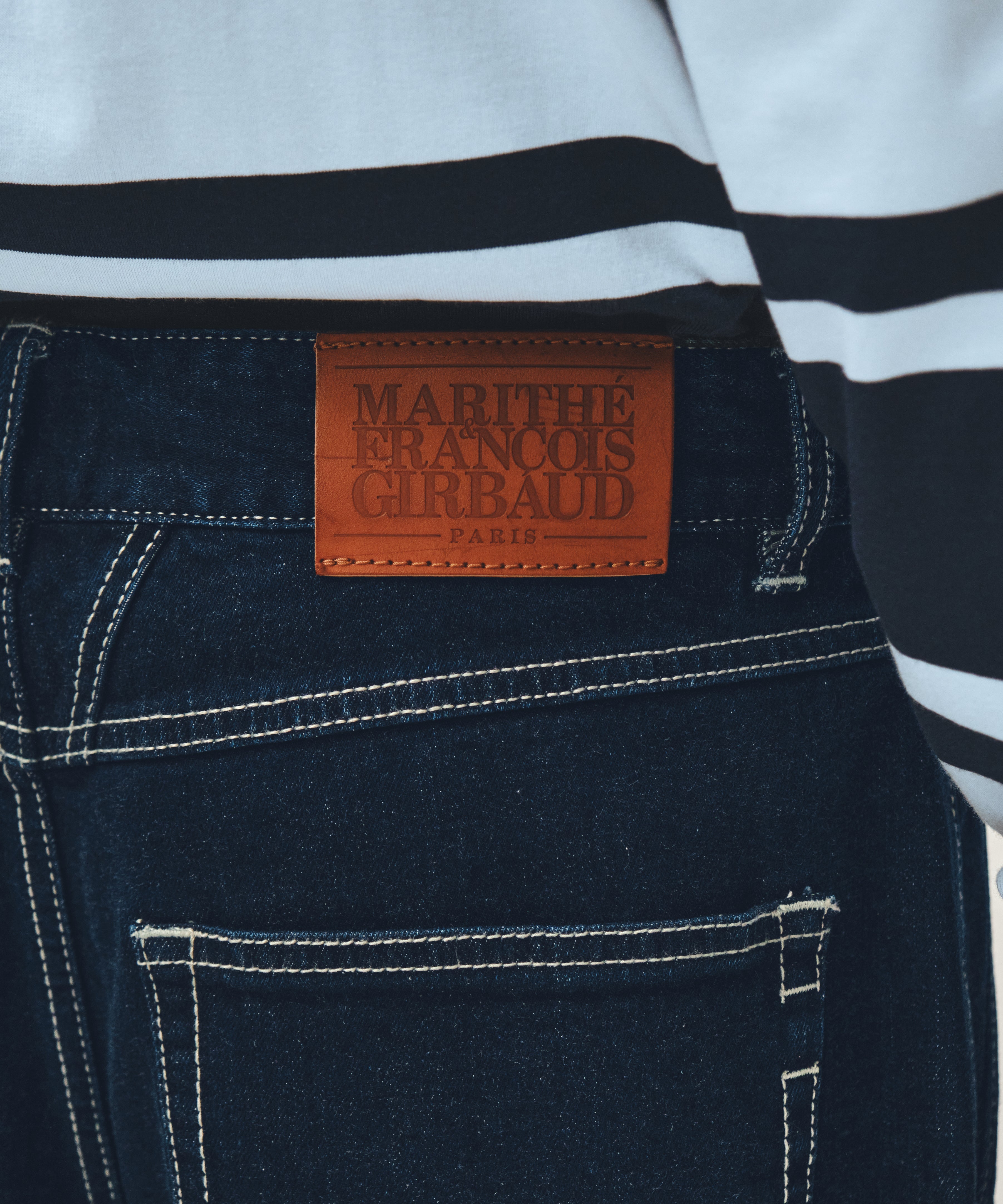 NEW M LOW-WAIST TUCK WIDE DENIM PANTS