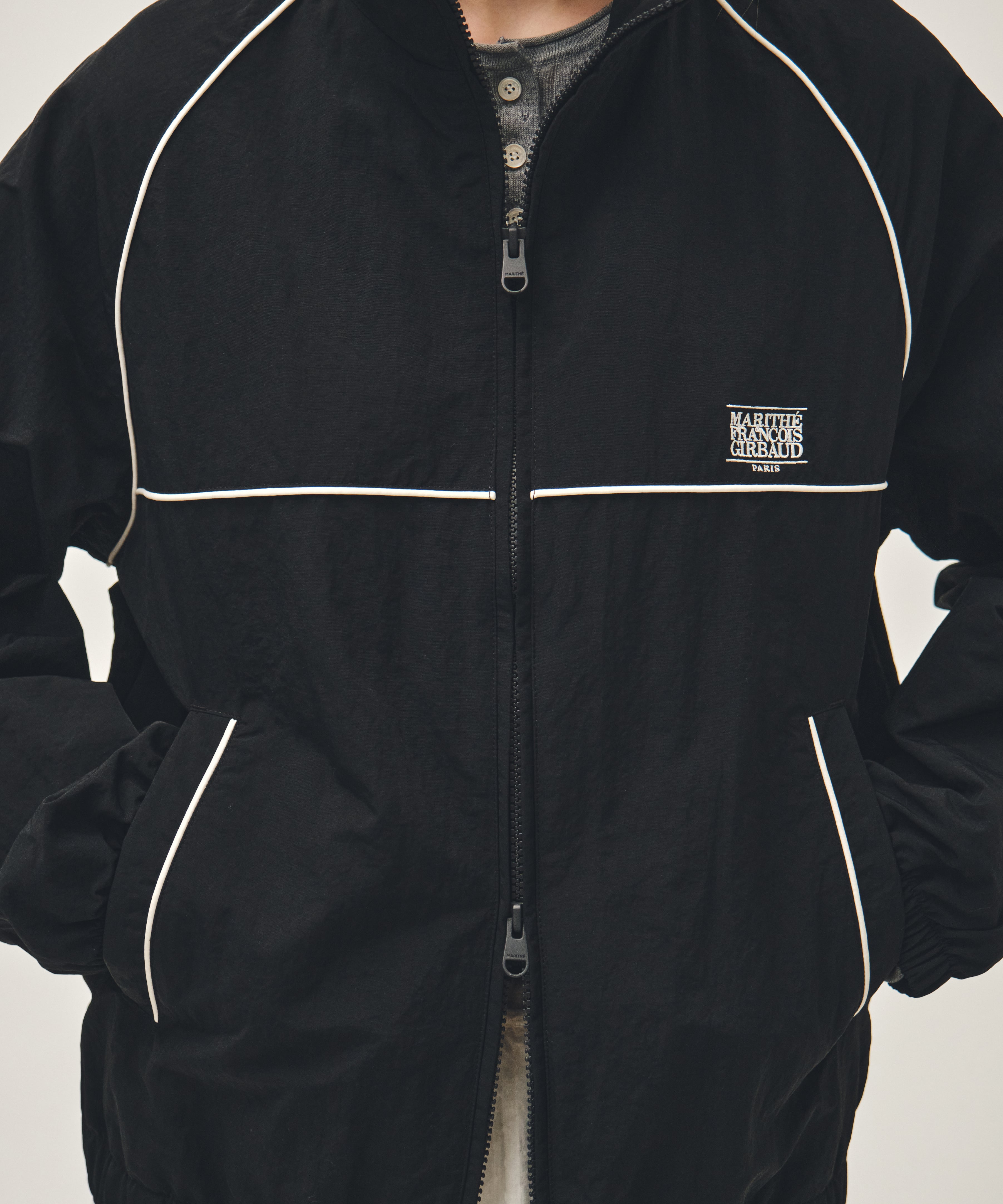 CLASSIC LOGO HIGH NECK WIND JACKET