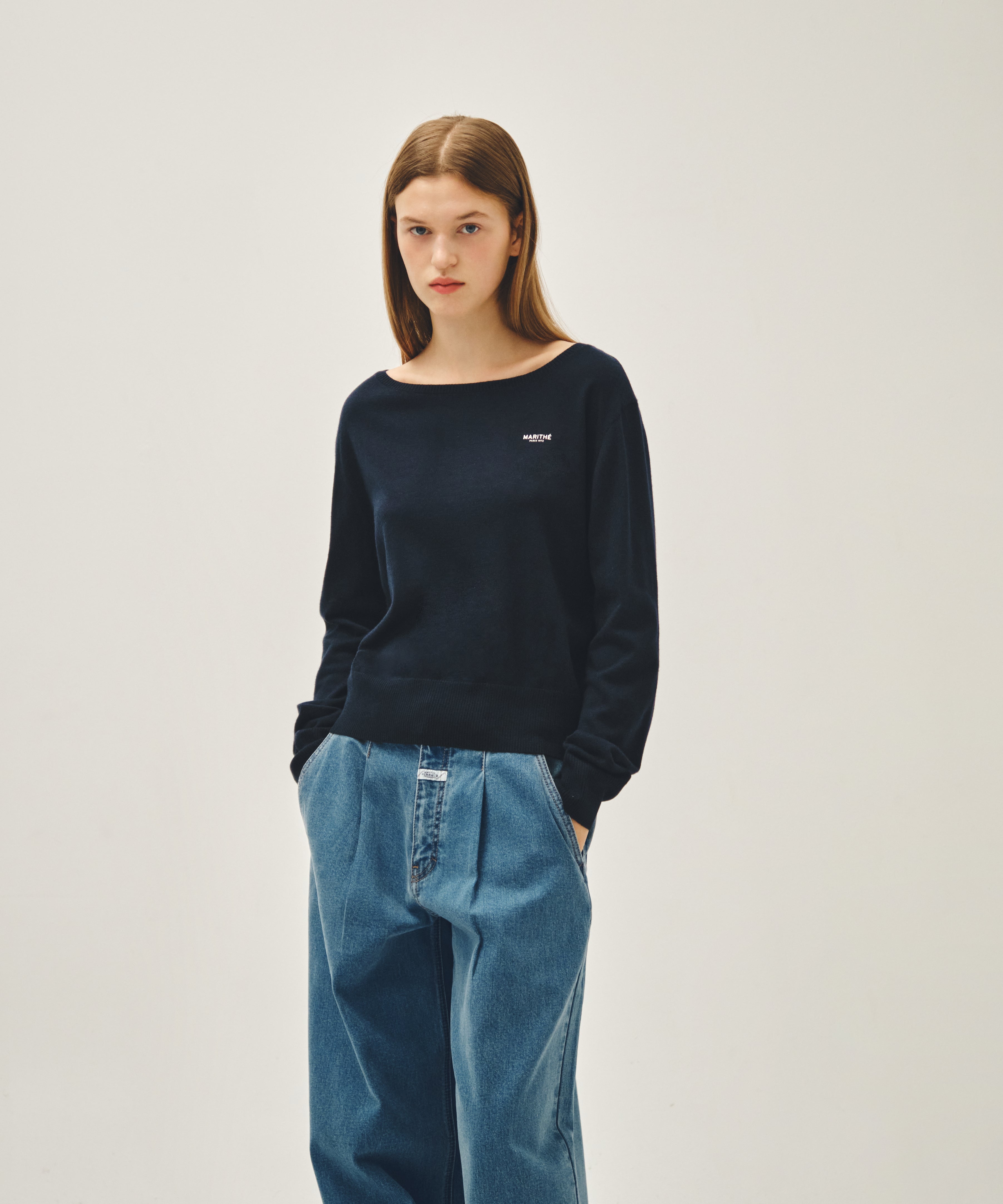 W LOW-WAIST TUCK WIDE DENIM PANTS