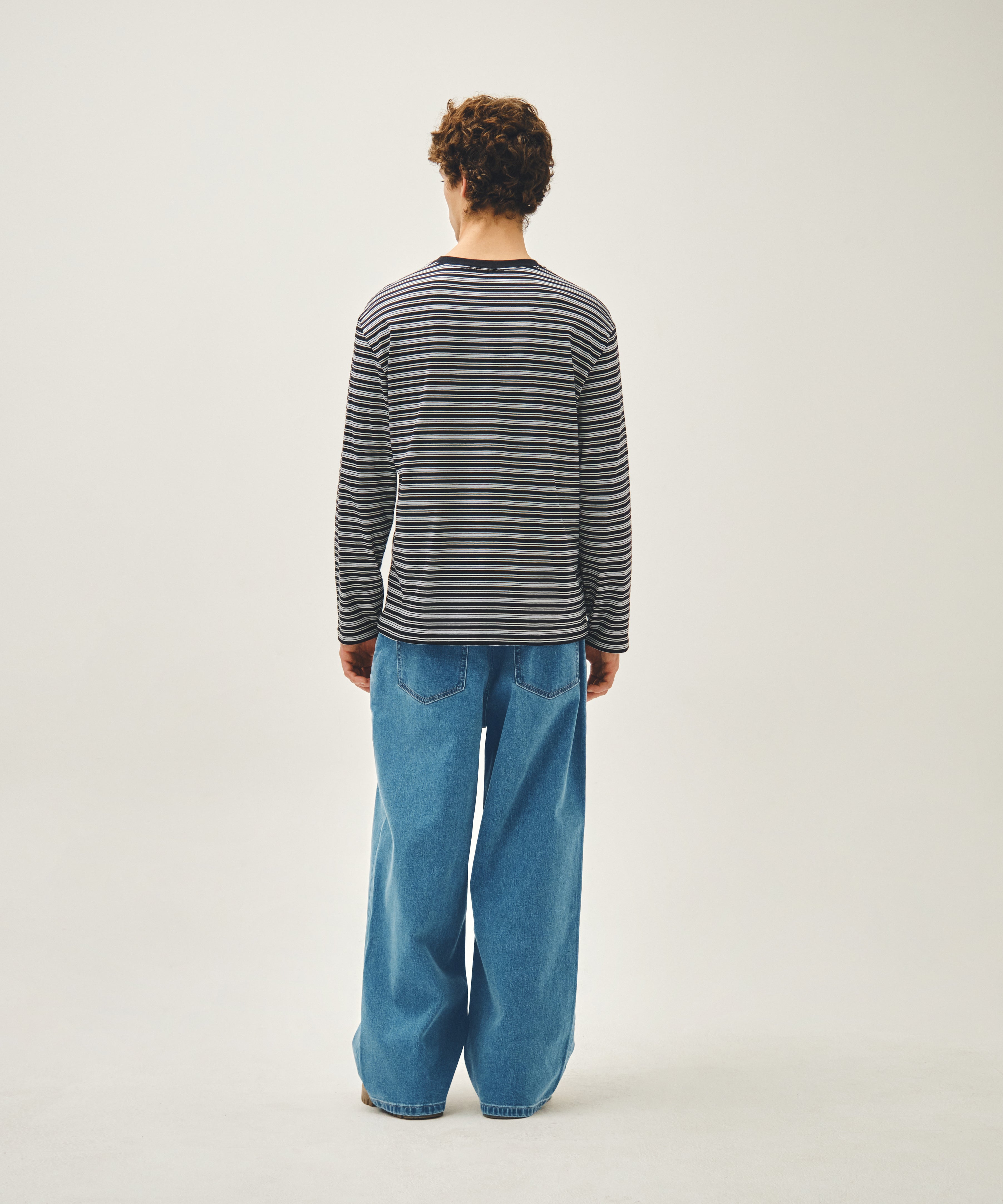 NEW M LOW-WAIST TUCK WIDE DENIM PANTS