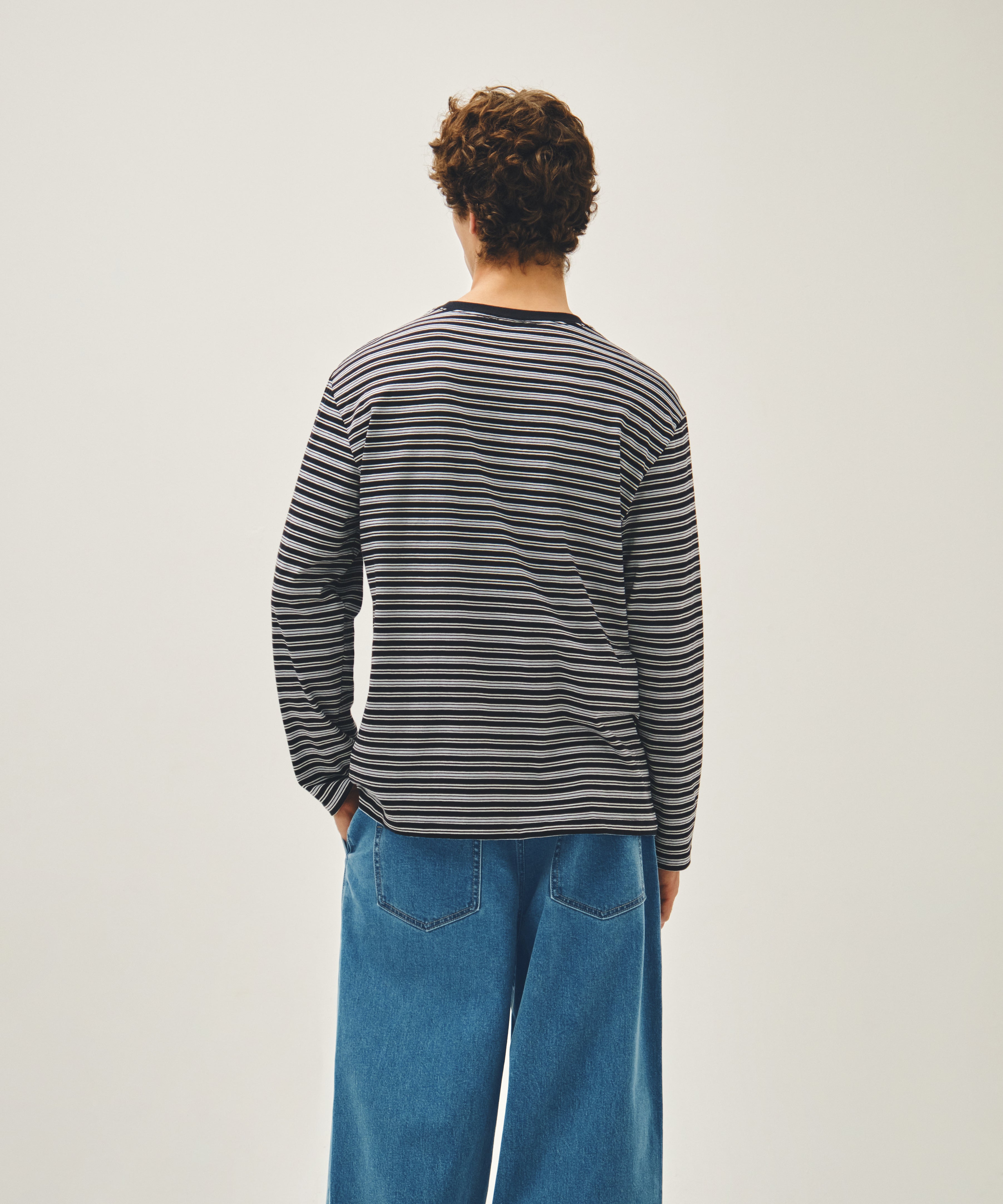 NEW M LOW-WAIST TUCK WIDE DENIM PANTS