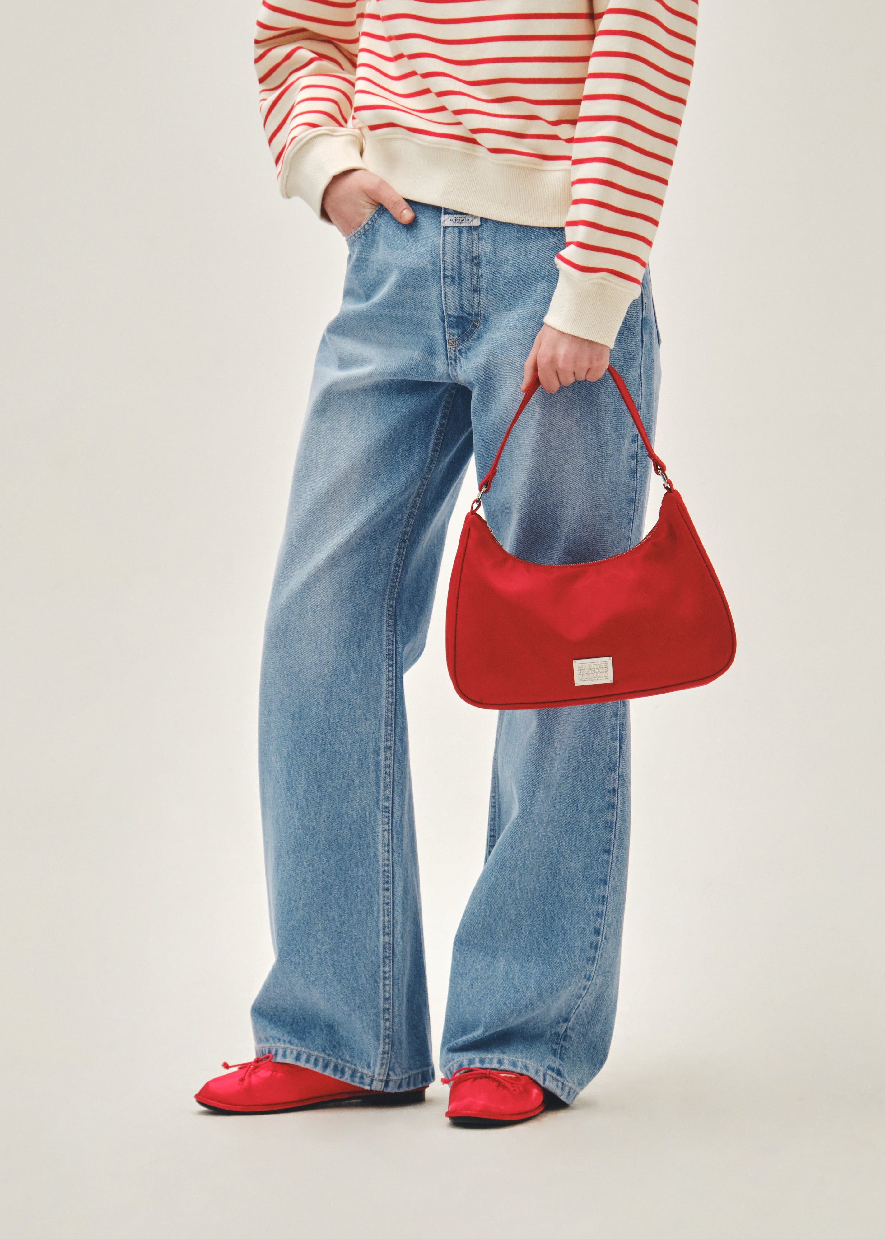 CLASSIC LOGO HOBO BAG