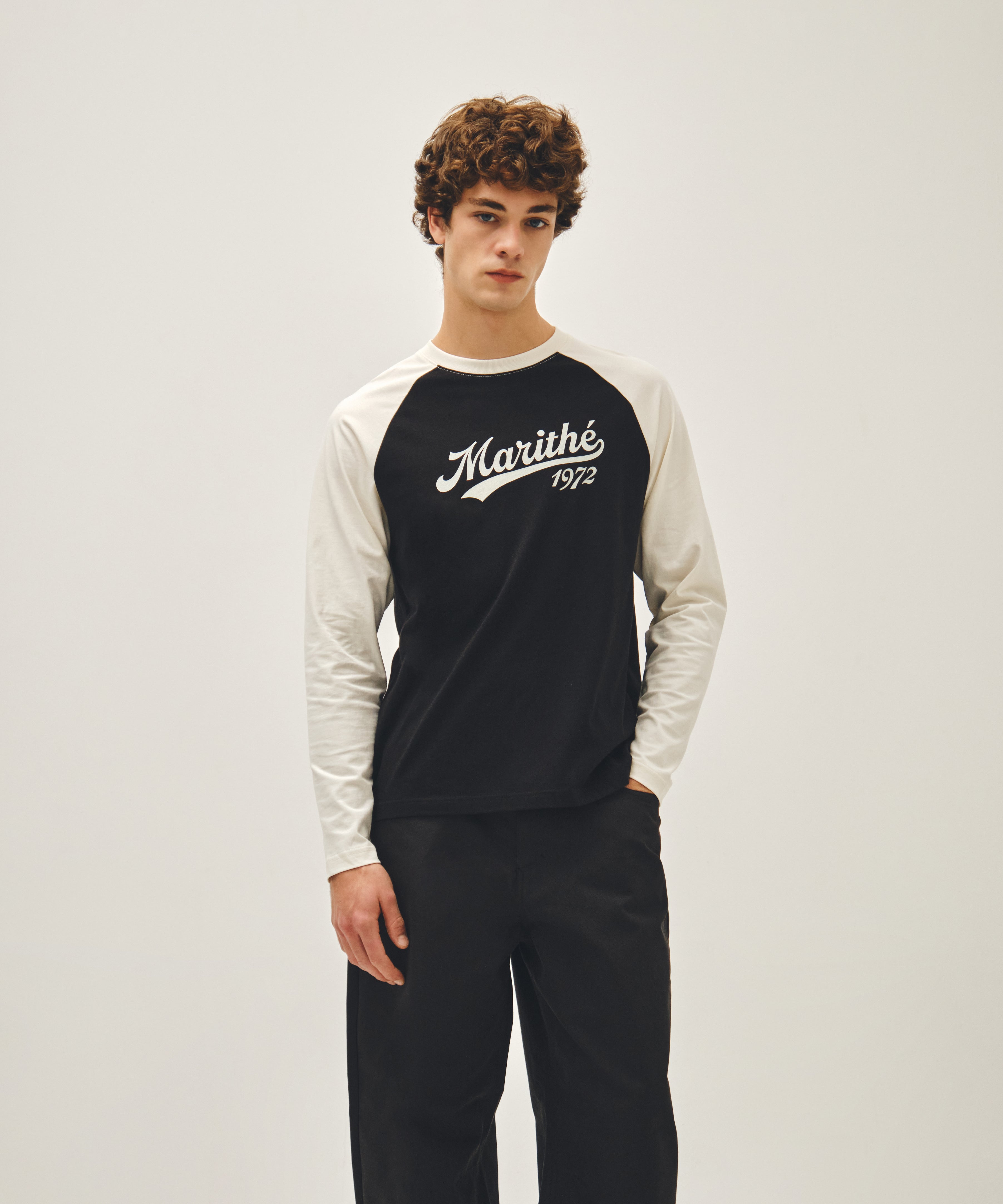SLEEVE CONTRAST LONG SLEEVE TEE