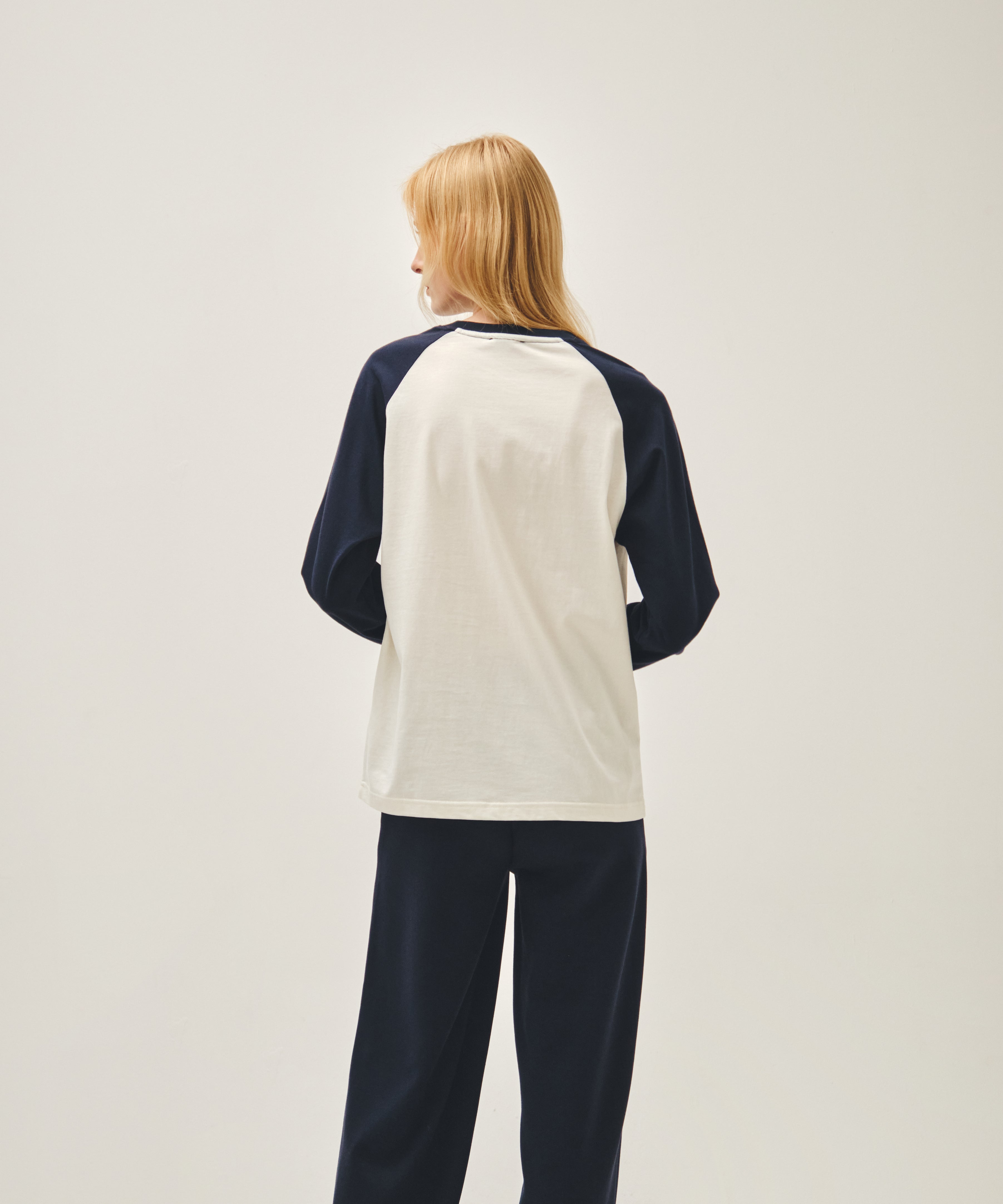 SLEEVE CONTRAST LONG SLEEVE TEE