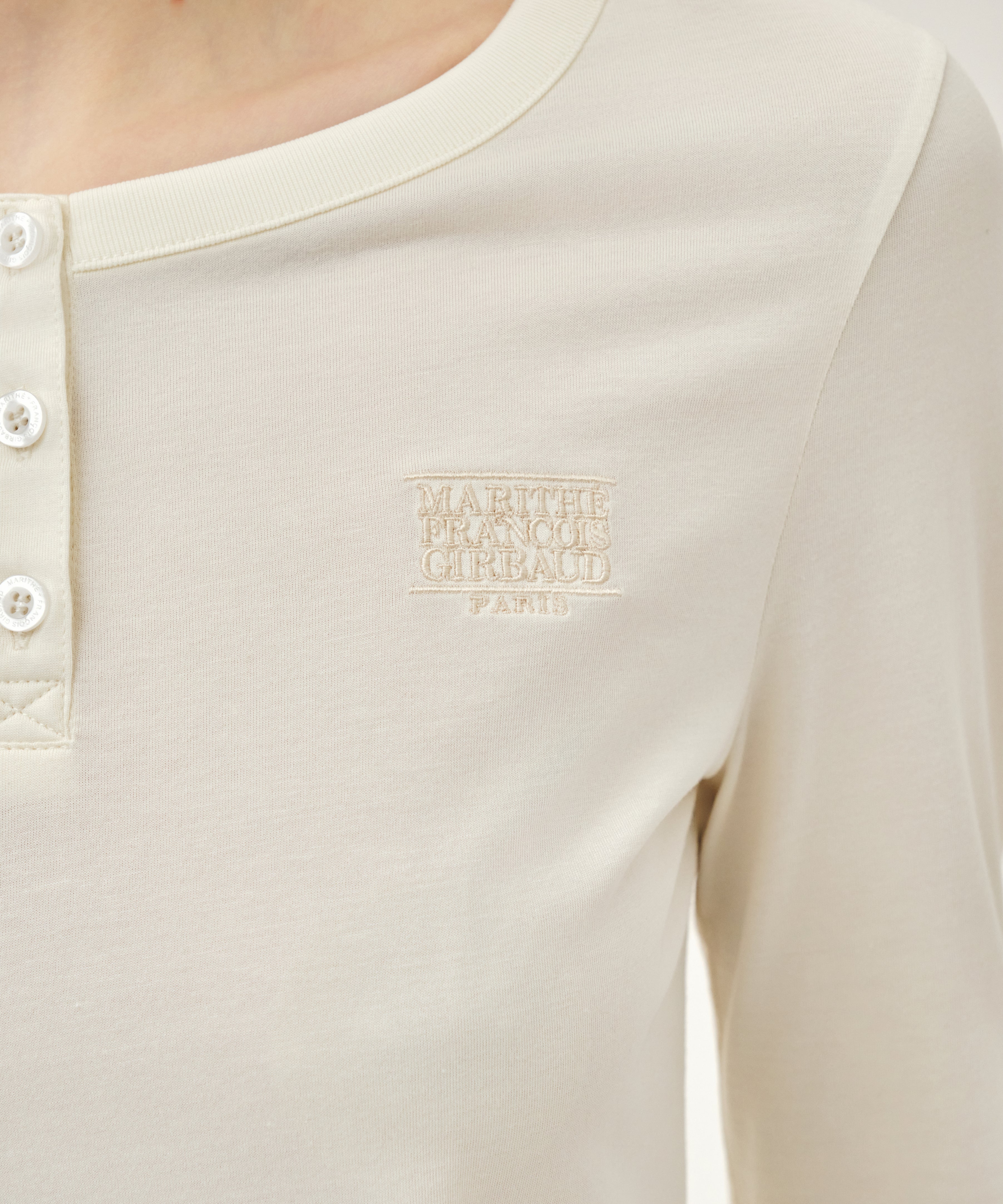 W SMALL CLASSIC LOGO HENLEY NECK 3/4 SLEEVE TEE