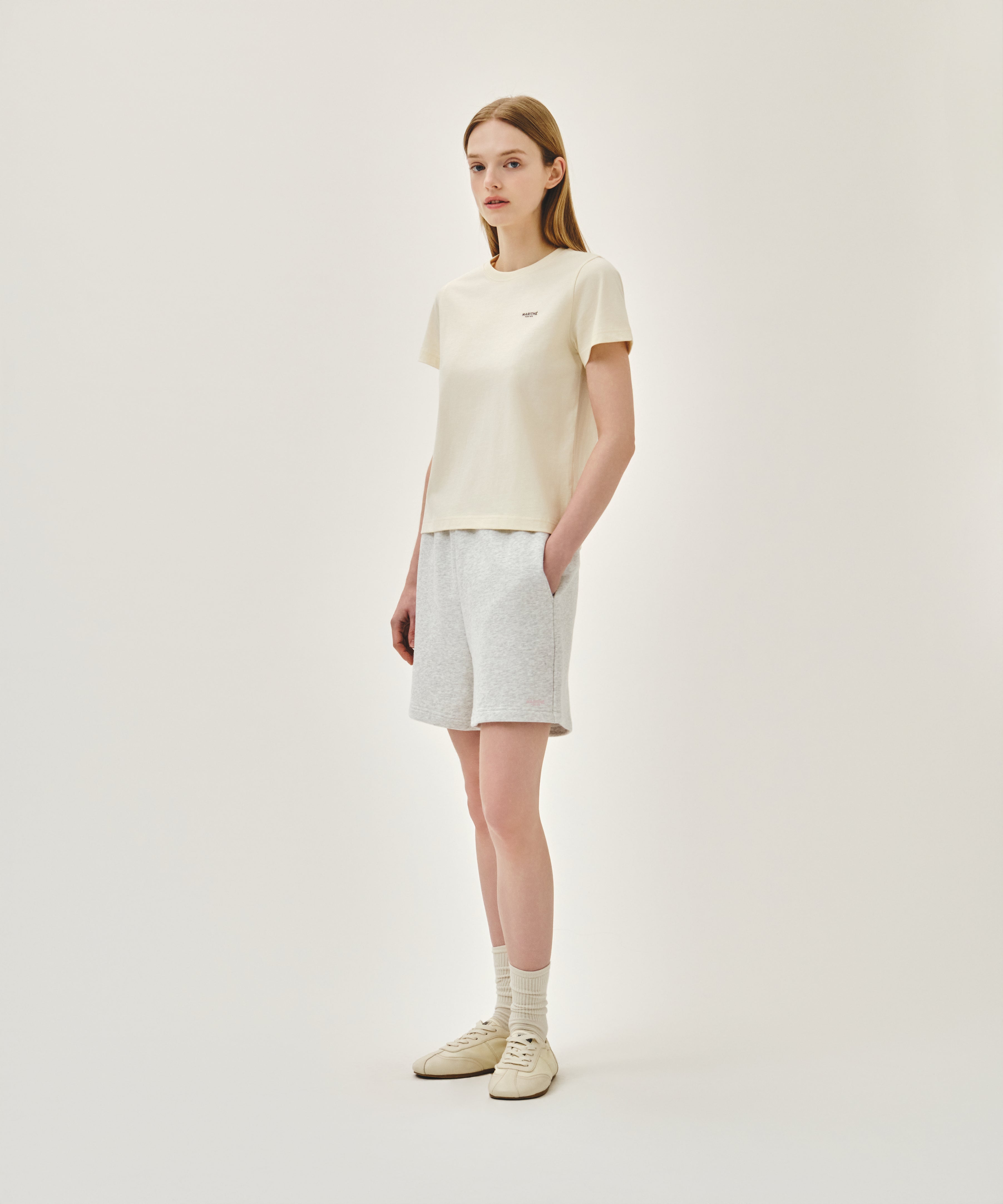 W REGULAR LOGO SWEAT SHORTS