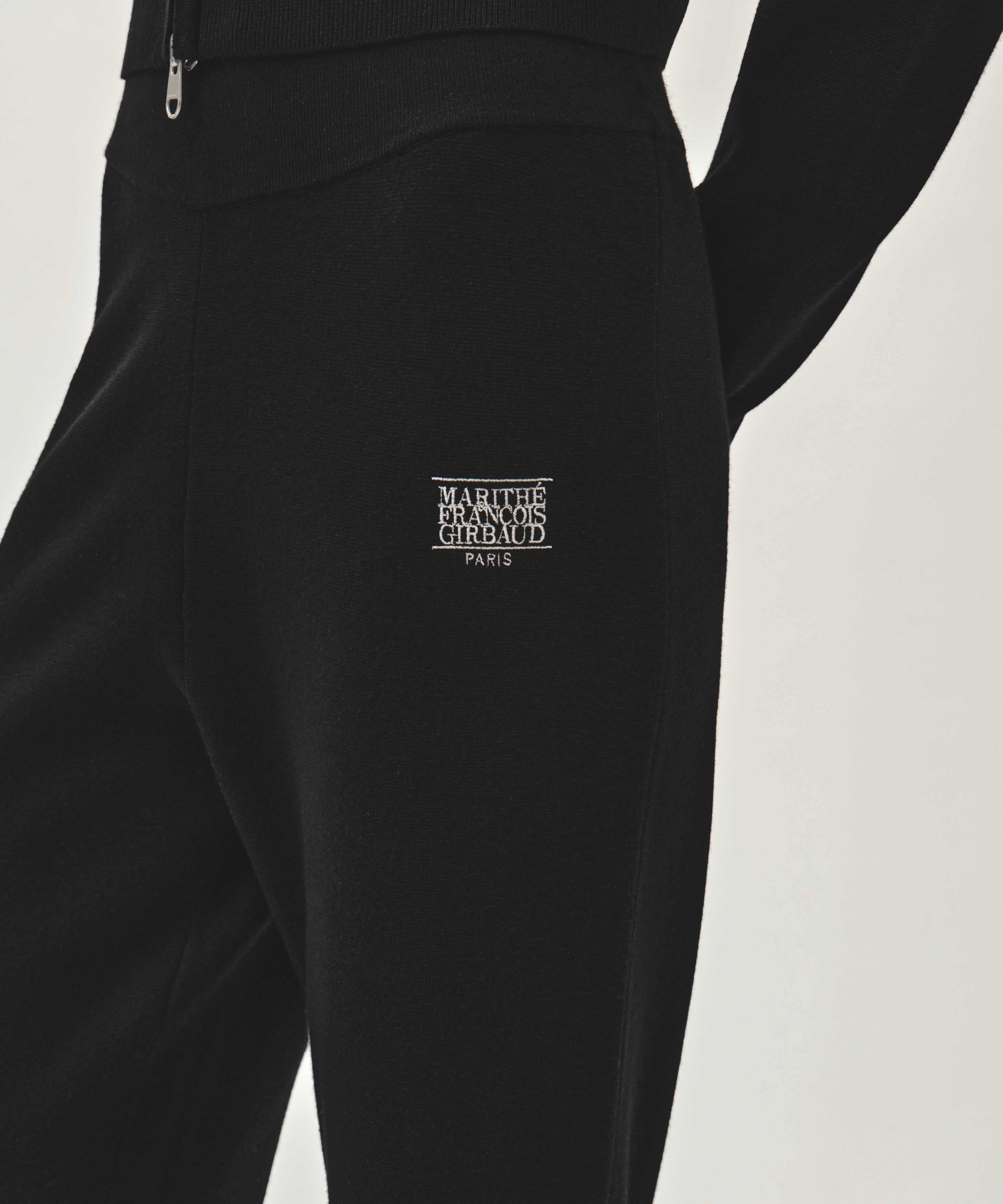 W CLASSIC LOGO KNIT PANTS