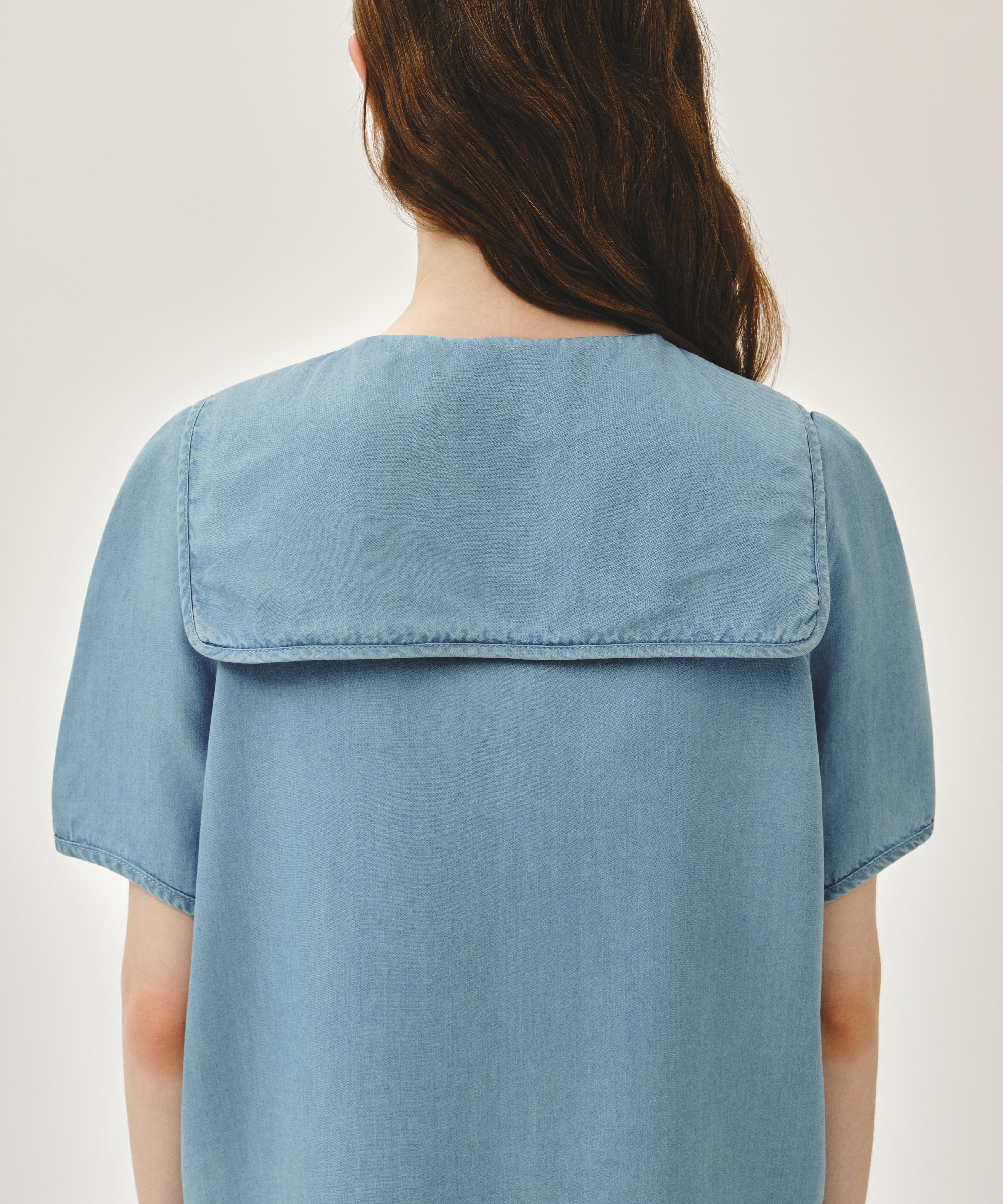 W SAILOR COLLAR SHORT SLEEVE CHAMBRAY SHIRT