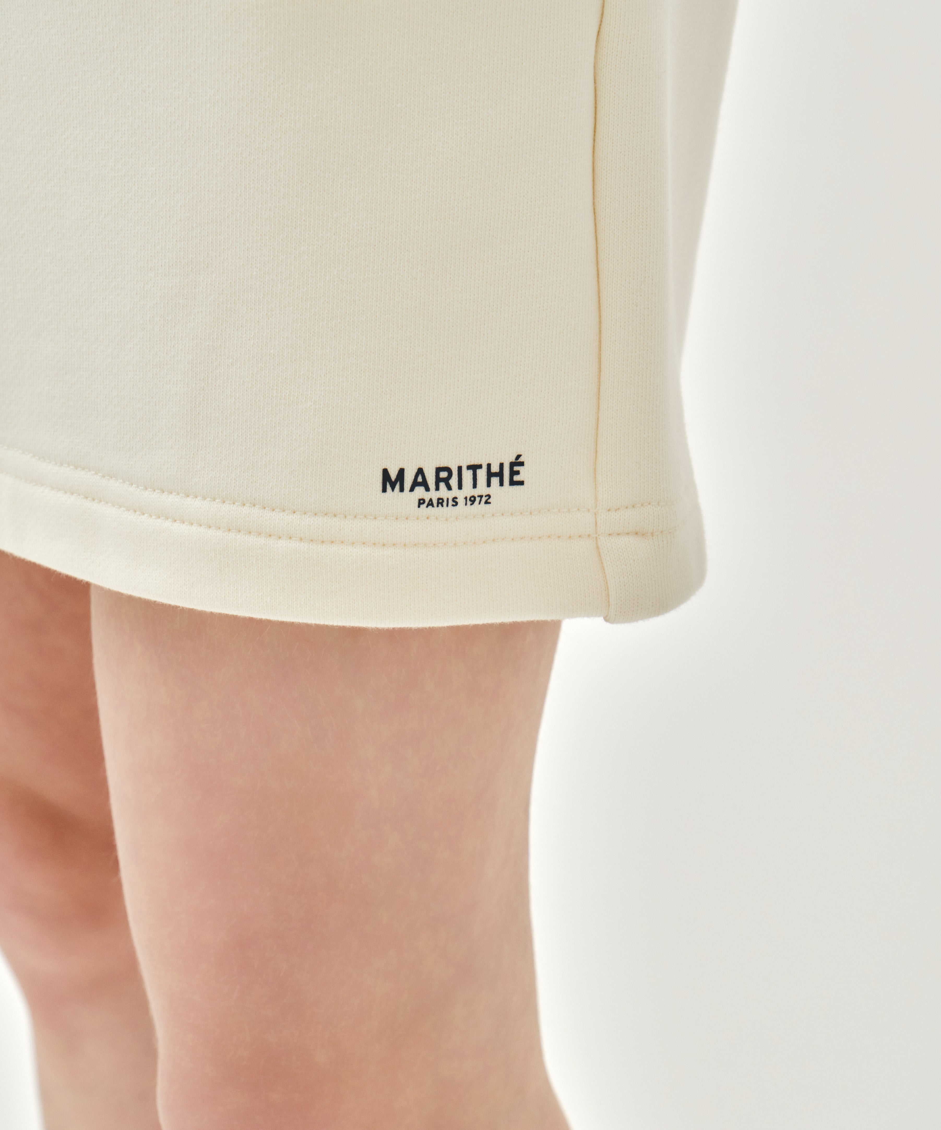W REGULAR LOGO SWEAT SHORTS