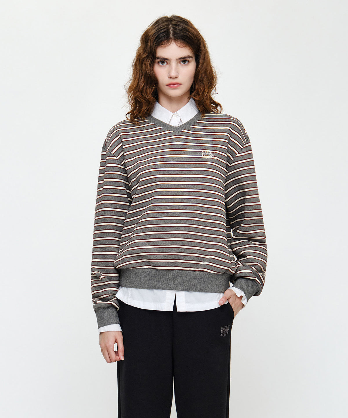 W SMALL CLASSIC LOGO V NECK BALLON SWEATSHIRT