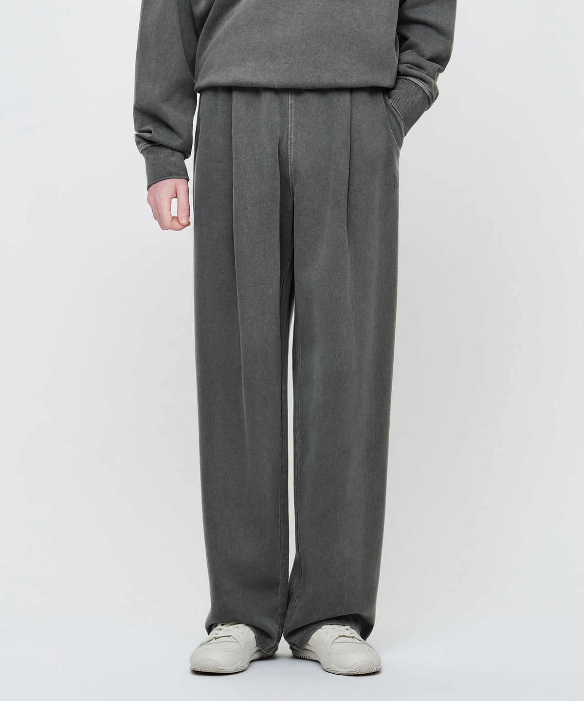 CRACK CLASSIC LOGO DYEING ONE TUCK WIDE SWEAT PANTS