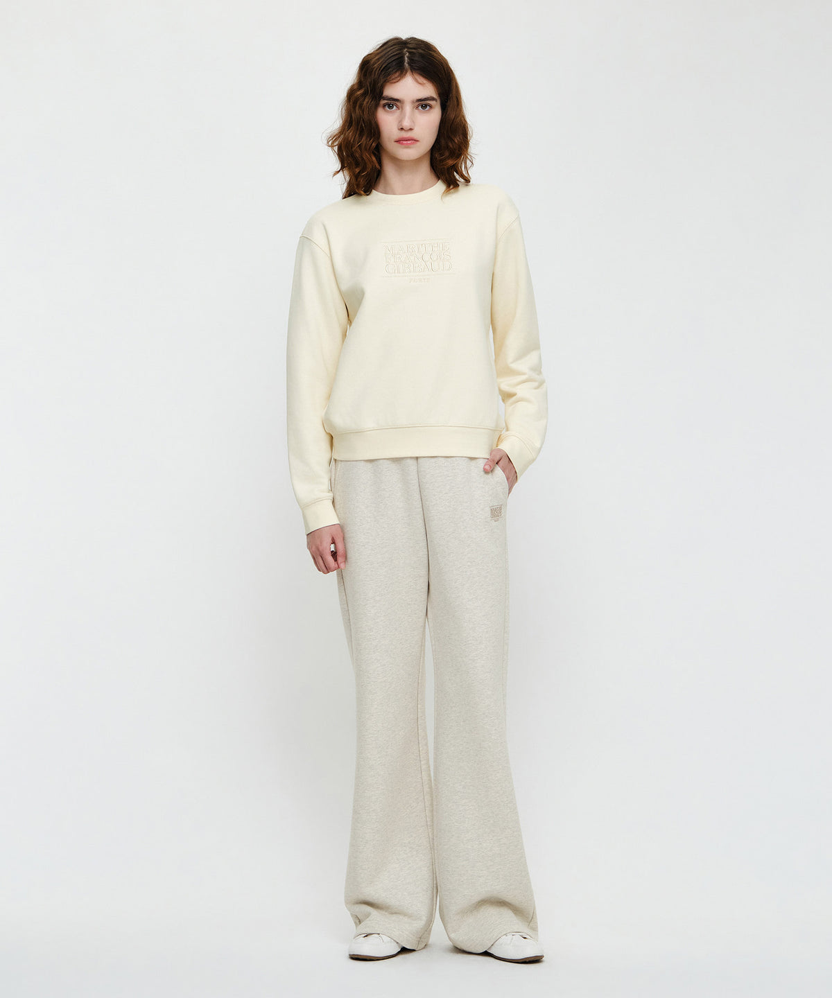 W CLASSIC LOGO SWEATSHIRT