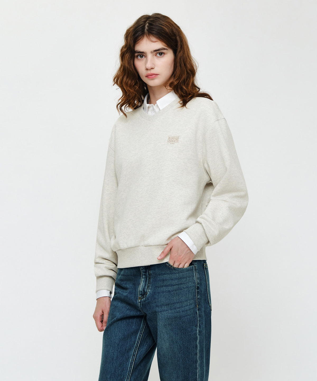 W SMALL CLASSIC LOGO V NECK BALLON SWEATSHIRT