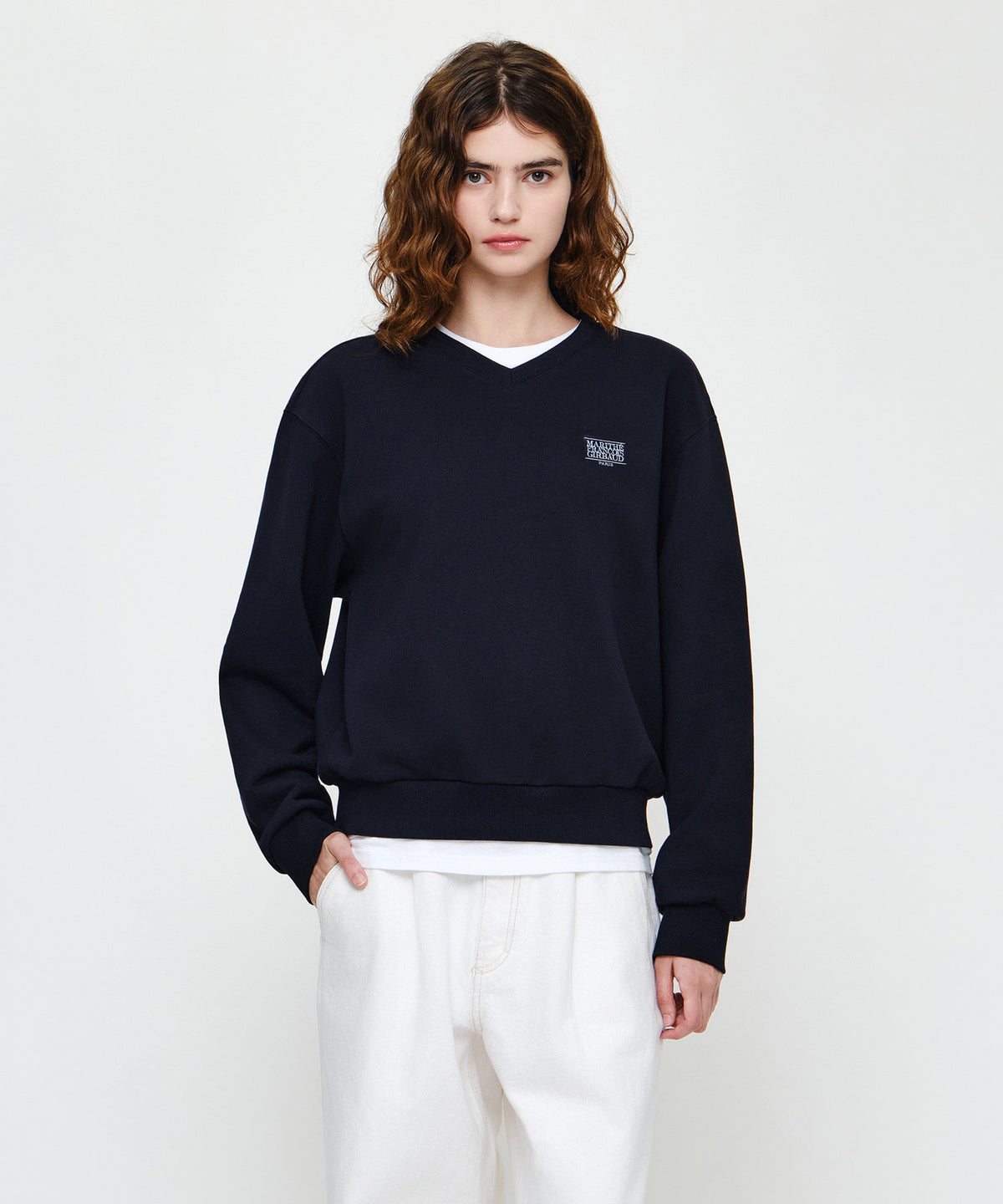 W SMALL CLASSIC LOGO V NECK BALLON SWEATSHIRT