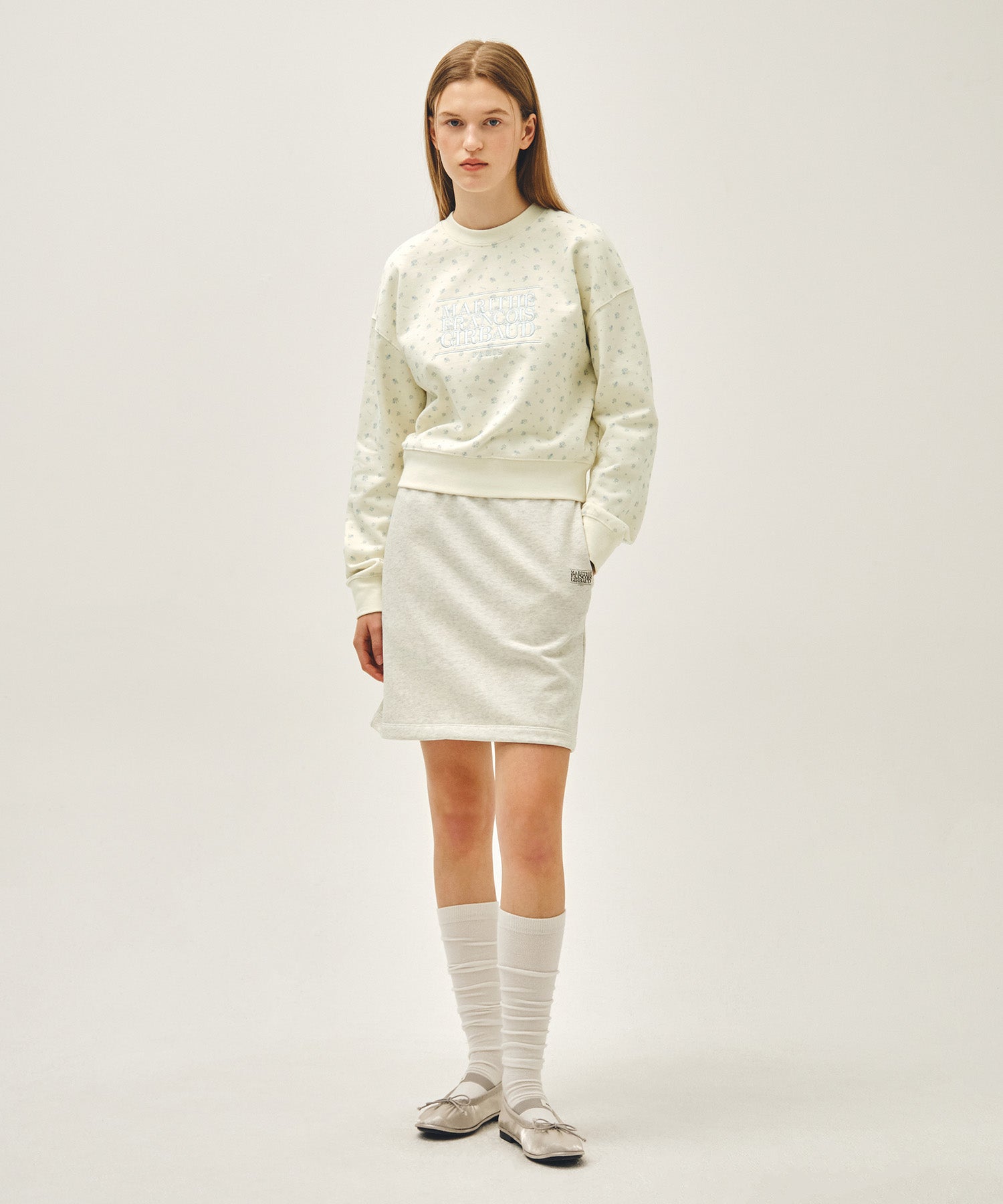 W CLASSIC LOGO CROP SWEATSHIRT