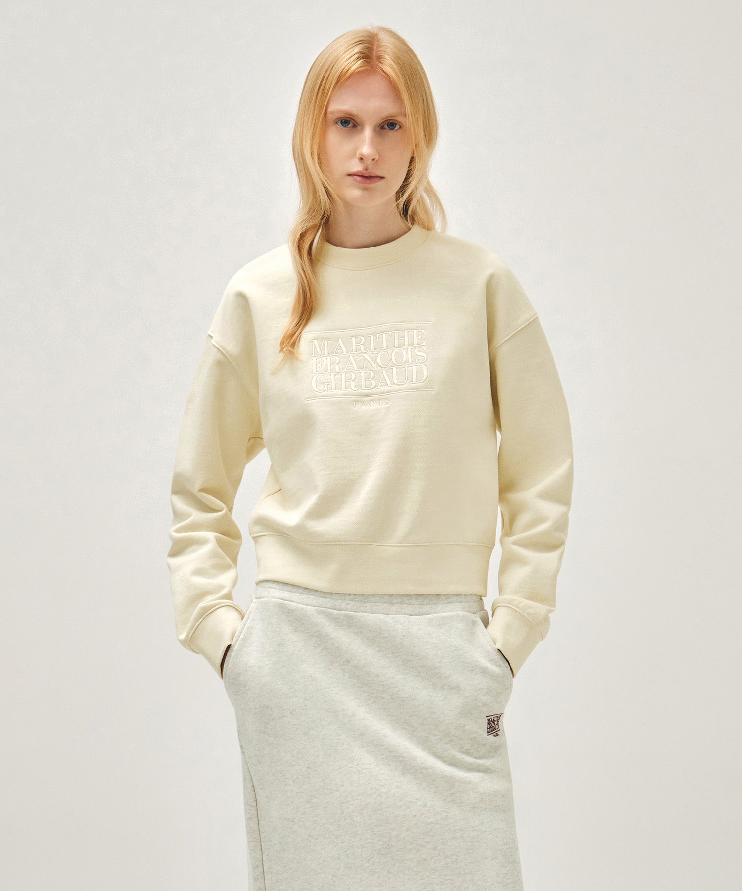 W CLASSIC LOGO CROP SWEATSHIRT