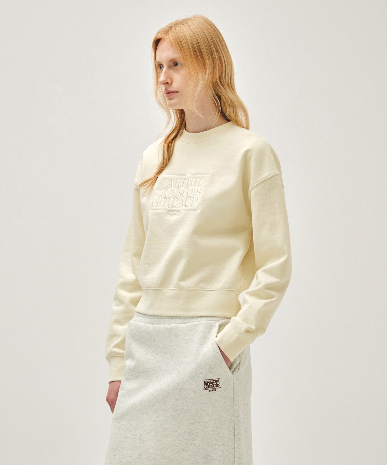 W CLASSIC LOGO CROP SWEATSHIRT